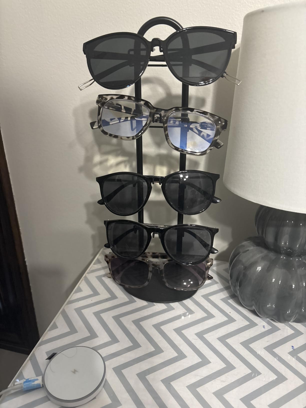 Metal Sunglass Organizer,Glasses Holder,Eyeglass Holder,Sunglass Storage Eyeglasses Rack Metal Frame for 5 Pairs (1, Gloden) customer photo 2