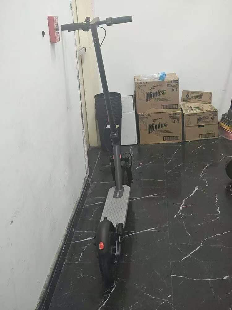 Aovowheel Electric Scooter for Adults, Folding E Scooter Commuting Scooters customer photo 2