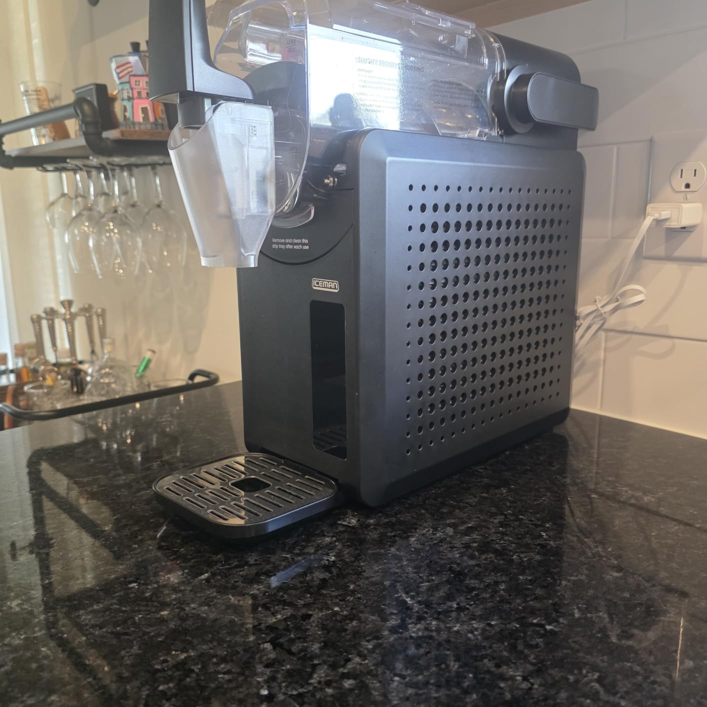 Iceman by Chefman Slush-Ease 68oz Slushie Machine, 48oz Liquid Capacity Frozen Drink Maker & Slushy Machine with 5 Presets and LED Display, Perfect for Frozen Margaritas, Frappes, Smoothies & Shakes customer photo 2