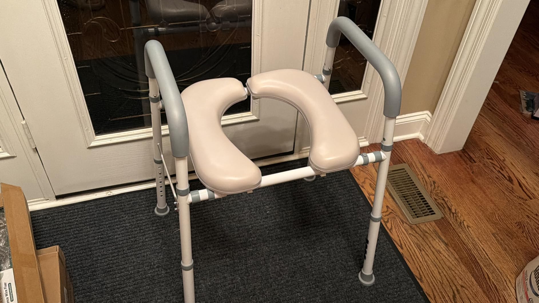 Raised Toilet Seat with Handles, Width & Height Adjustable customer photo 2