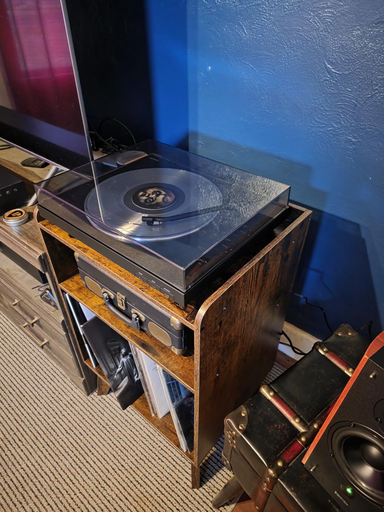 Record Player Stand, Turntable Stand with Record Storage and Charging Station & USB Ports, Record Player Table with Metal Divider, Record Stand Up to 160 Albums for Living Room, Bedroom Walnut customer photo 2