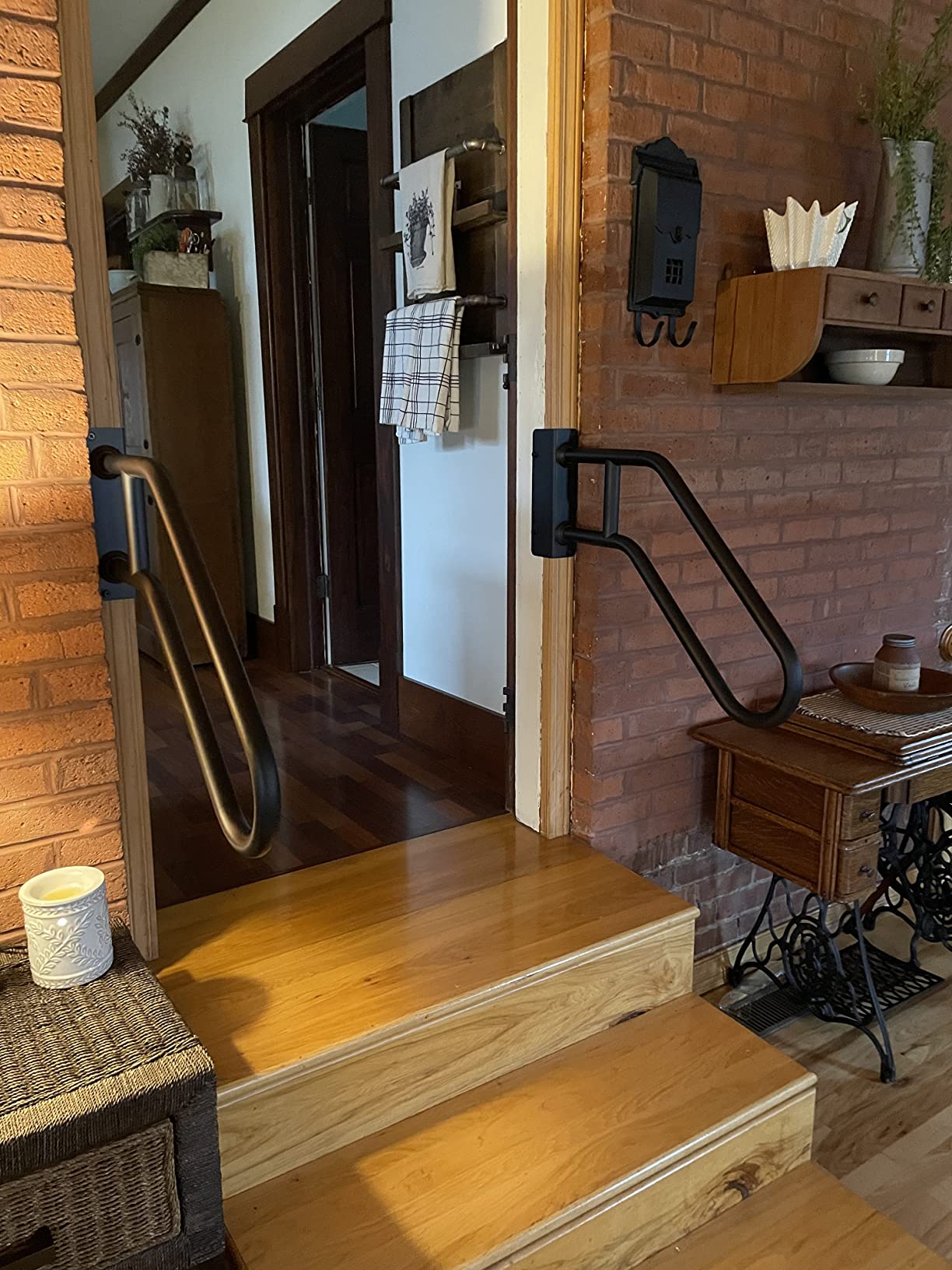SELEWARE Heavy Duty Wall Mount Handrails for Indoor Outdoor 1-2 Steps customer photo 1