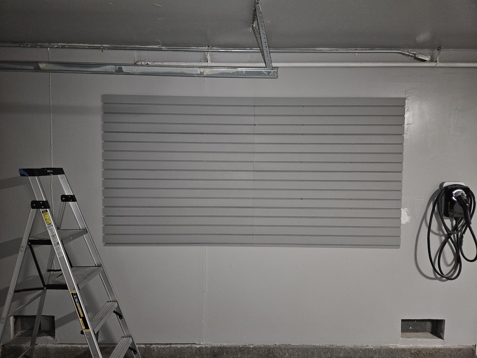 VEVOR Slat Wall Paneling, 8 x 4 ft, PVC Garage Slatwall without Accessories, White Slat Wall Easy-to-Install Adjustable Slatwall Panel with Coupling Structure & DIY Cutting, Fits for Storage & Display customer photo 2