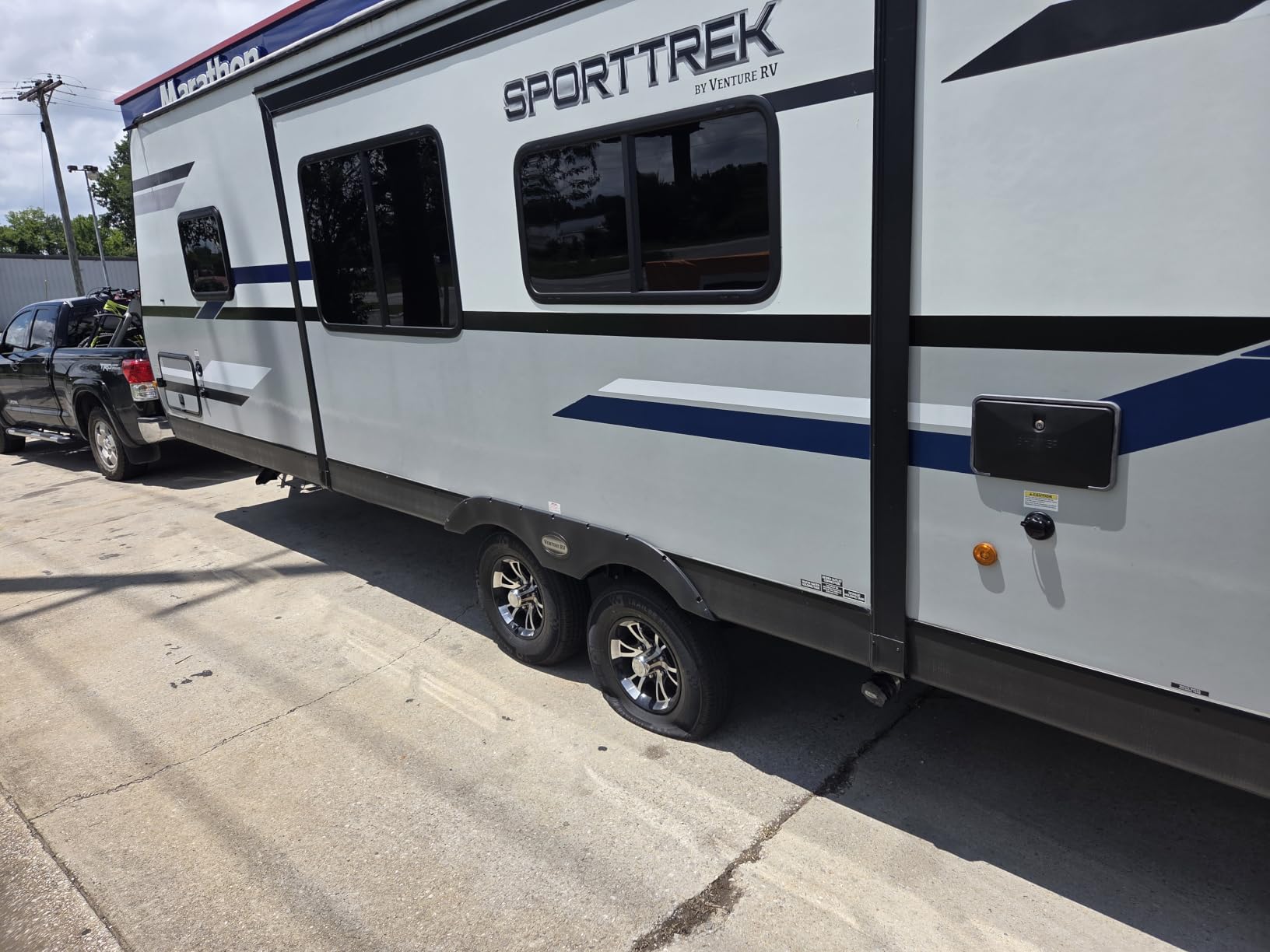 RV Tire Pressure Monitoring System -TPMS Tire Pressure Monitor with 6 Sensors,M12-3 TPMS Solar Charge & USB Color LCD Display, 0-9.9BAR/144PSI Range, 6 Alarm Modes for RV/Trailer/Truck IP67 customer photo 1