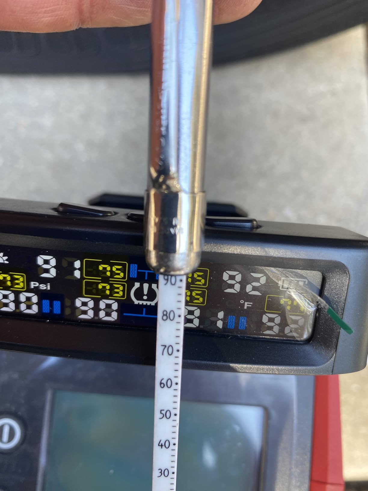 RV Tire Pressure Monitoring System -TPMS Tire Pressure Monitor with 6 Sensors,M12-3 TPMS Solar Charge & USB Color LCD Display, 0-9.9BAR/144PSI Range, 6 Alarm Modes for RV/Trailer/Truck IP67 customer photo 2
