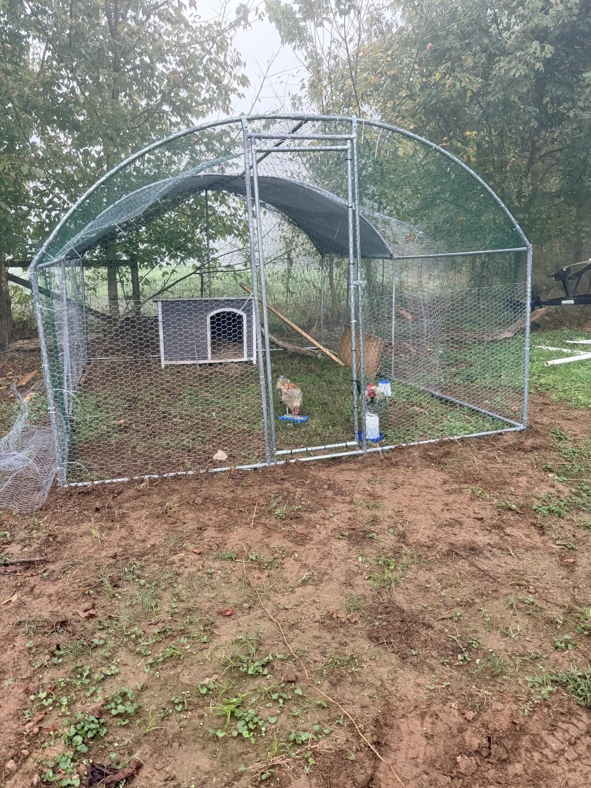 VEVOR Large Metal Chicken Coop with Run, Walkin Chicken Coop for Yard with Waterproof Cover, 6.5 x 9.8 x 6.5 ft, Spire Roof Large Poultry Cage for Hen House, Duck Coop and Rabbit Run customer photo 1