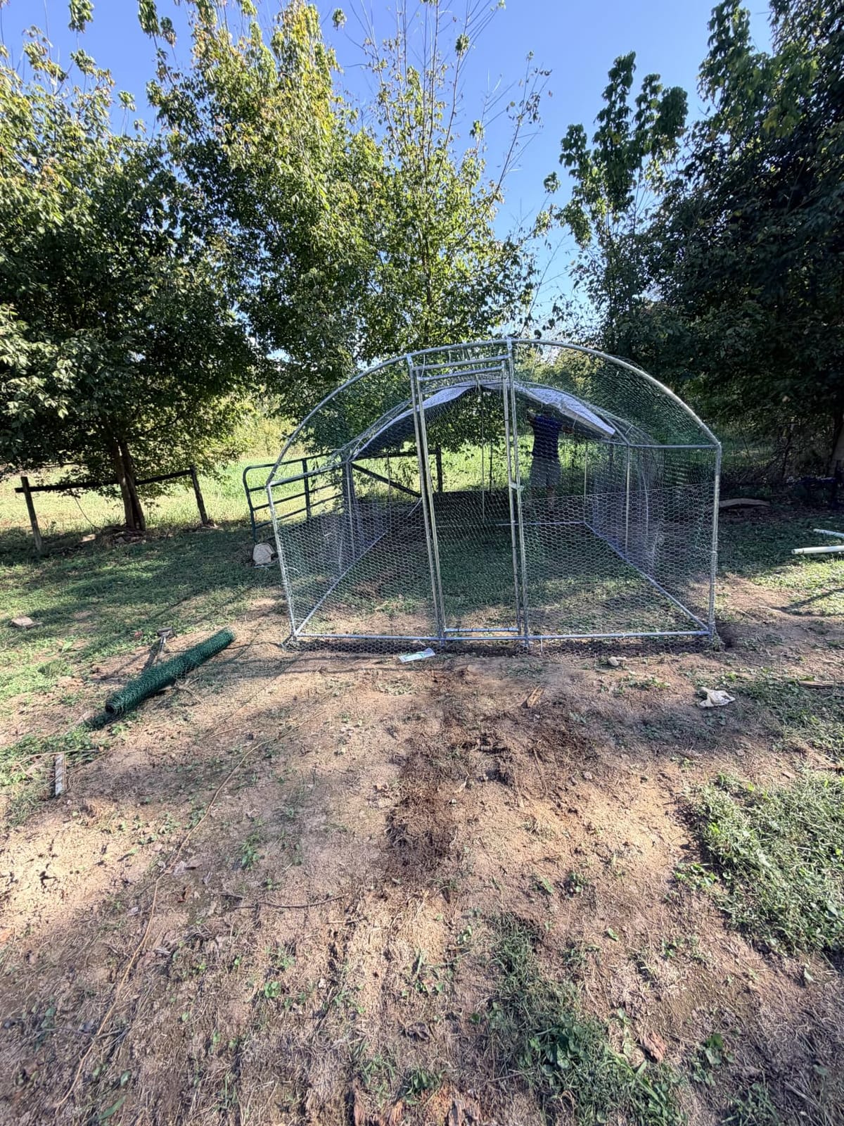 VEVOR Large Metal Chicken Coop with Run, Walkin Chicken Coop for Yard with Waterproof Cover, 6.5 x 9.8 x 6.5 ft, Spire Roof Large Poultry Cage for Hen House, Duck Coop and Rabbit Run customer photo 2