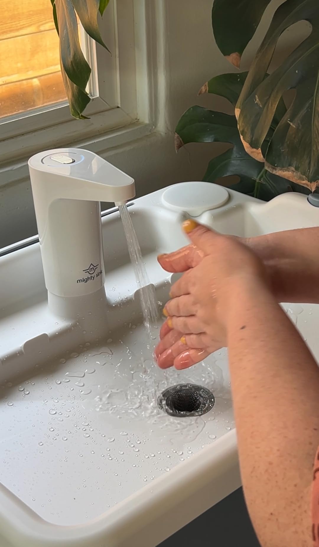 Patented Portable Sink with Running Water | Ready to Use in Minutes customer photo 1