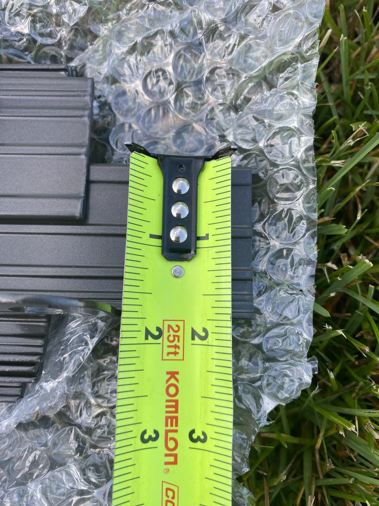 VEVOR Metal Landscape Edging, 8 Packs 72 in Rust-Resistant Aluminum Alloy Landscape Edging, Bendable Garden Edging Border, Heavy Duty Lawn Edging Fence for Flower Bed Yard Pathway customer photo 1