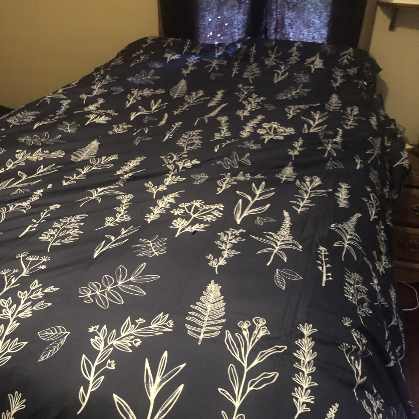 L LOVSOUL Goose Feather Down Fiber Comforter Queen, Grey, All Season | 100% Organic Cotton Fabric, 750+ Fill Power, Hotel Collection, Soft, Fluffy and Breathable, 8 Corner Tab, 90x90in customer photo 2