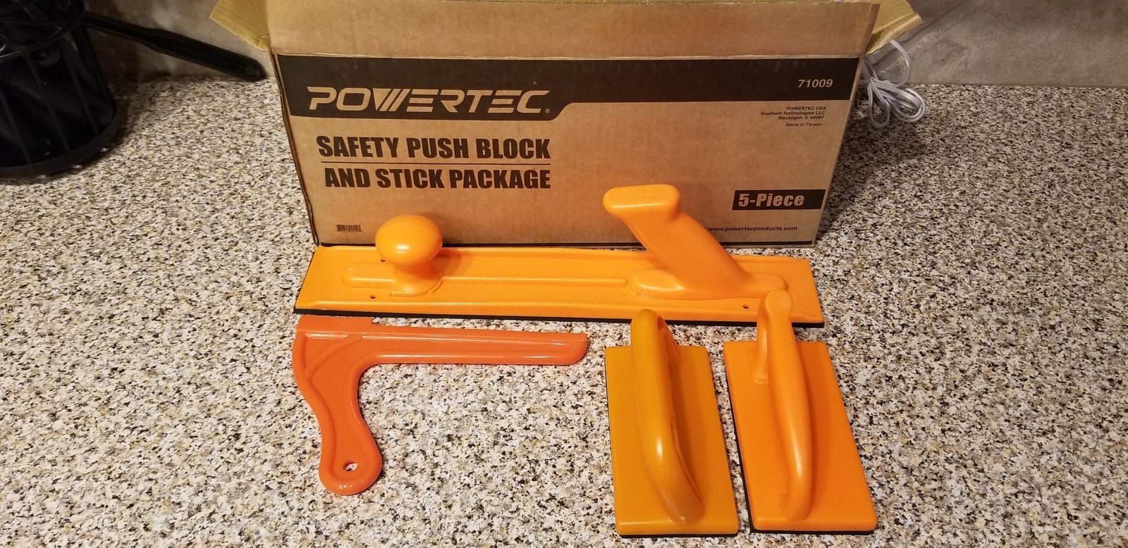 POWERTEC Grab Push Block with Retractable Holder, Anti-Slip Pad & Offset Handle for Improves Control. Ideal for Table Saws, Router Tables, Band Saws, Jointers & Fence Systems (71794) customer photo 1