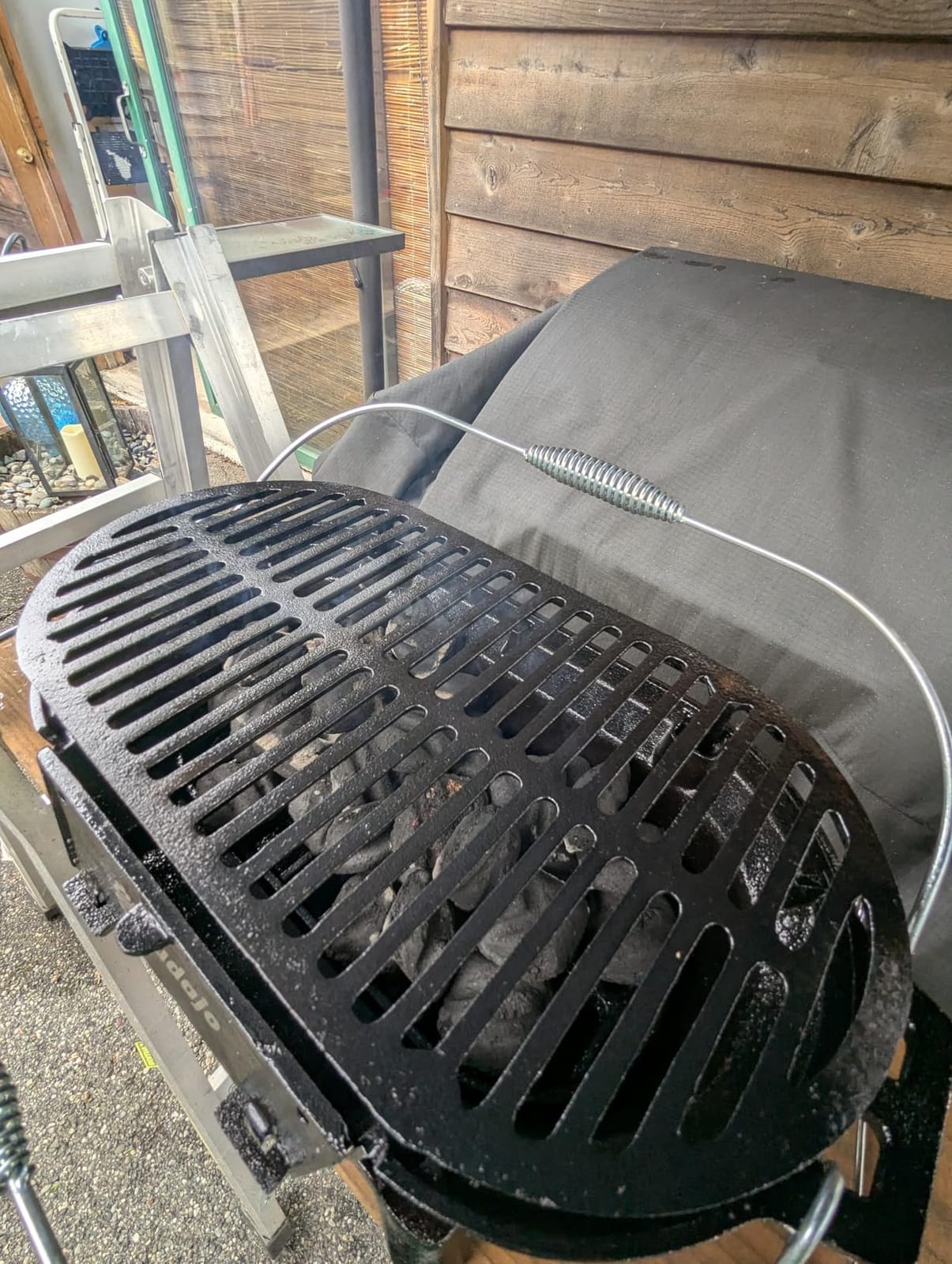 Cast Iron Hibachi Grill – Portable Charcoal BBQ for Outdoor Cooking, Durable Tabletop Skillet, Compact Camping Charcoal Cooker for Tailgating, Picnics & Hunting (Oval) customer photo 2