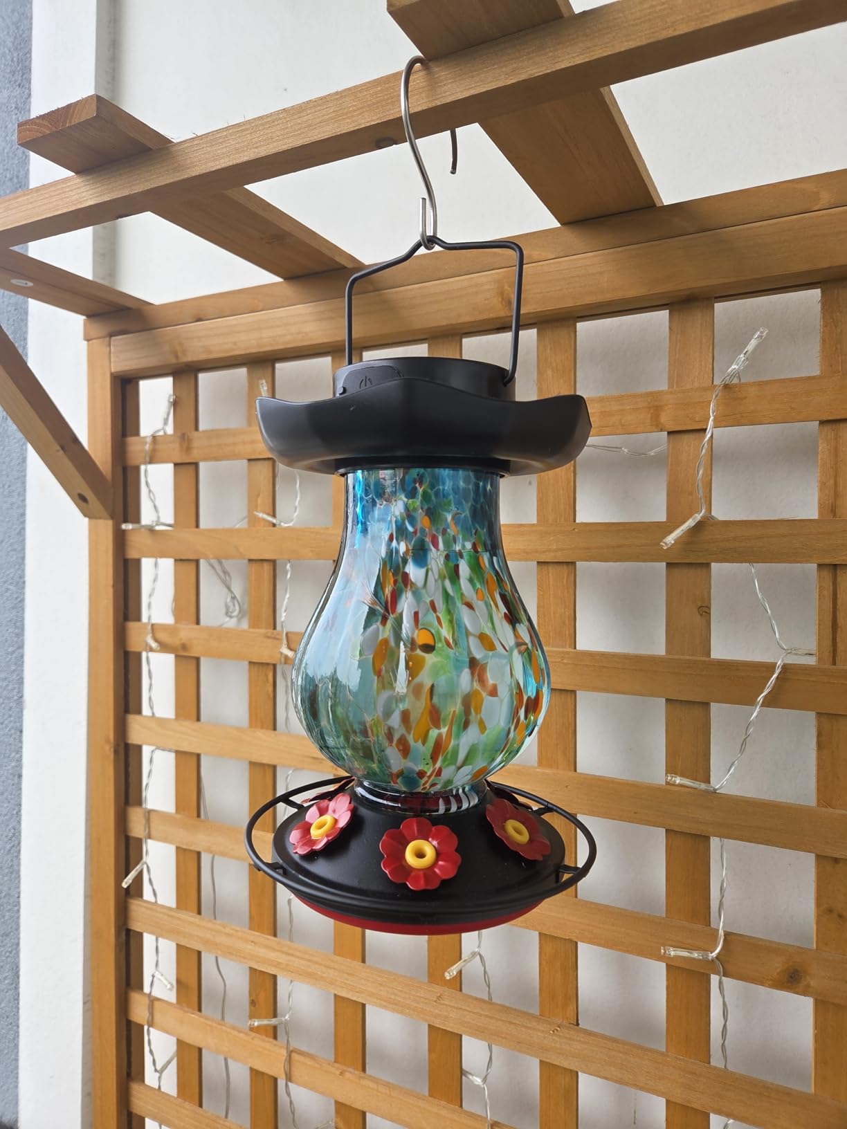DesGully Solar Hummingbird Feeder for Outdoor - 25 fl.oz Hand Blown Glass Hummingbird Feeders for Outdoors Hanging, Large Capacity with Moat, 6 Colors Changing Light Outside Garden Decor (Red) customer photo 1