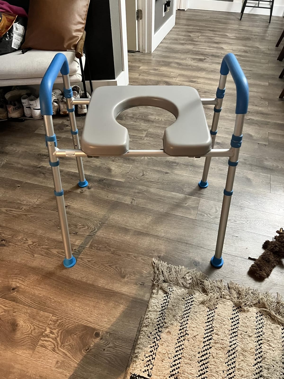 Loyoda Raised Toilet Seat Risers with Handles, Height and Width Adjustment customer photo 1
