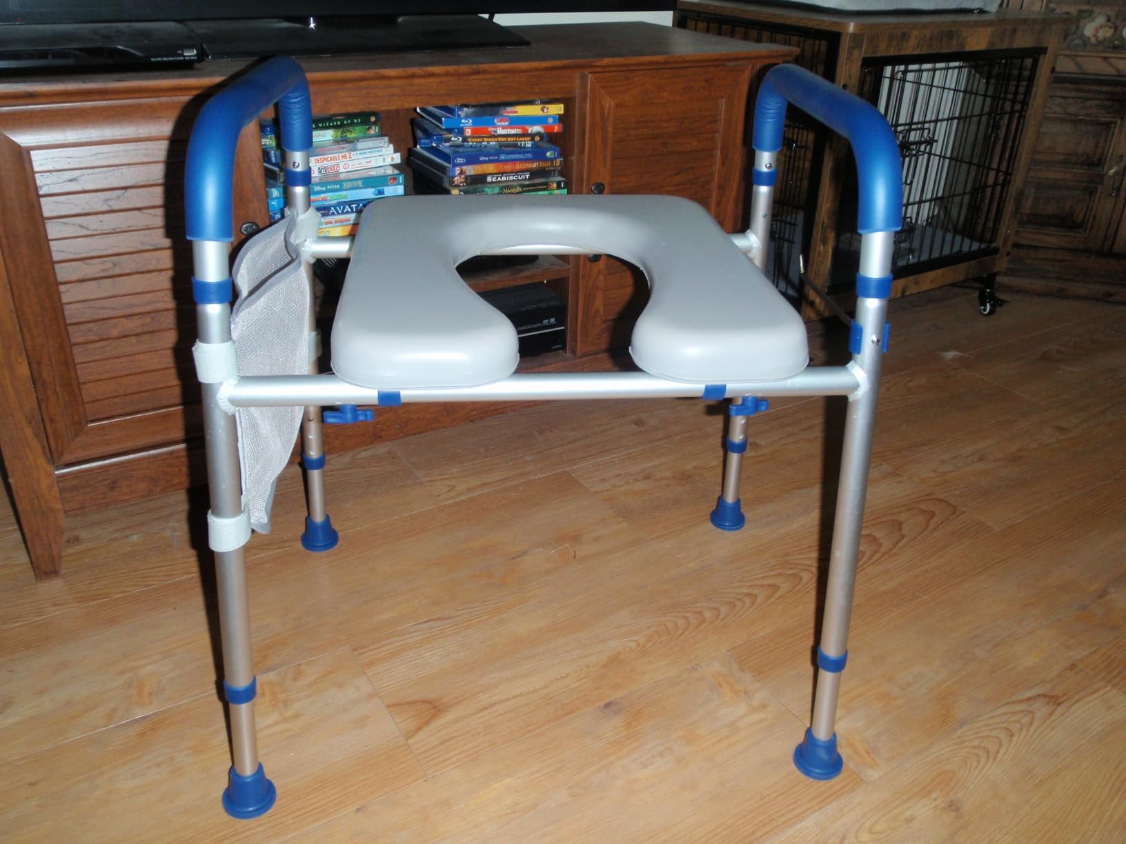 Loyoda Raised Toilet Seat Risers with Handles, Height and Width Adjustment customer photo 2