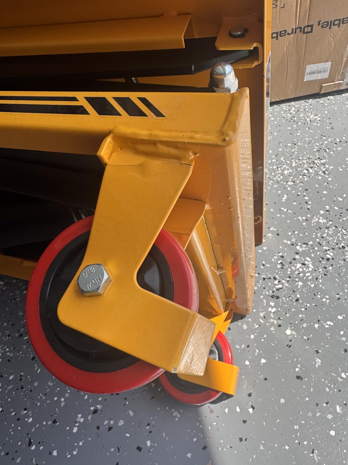 CAMMOO Hydraulic Lift Table Cart, 330 lb Double Scissor Lift, Yellow customer photo 1