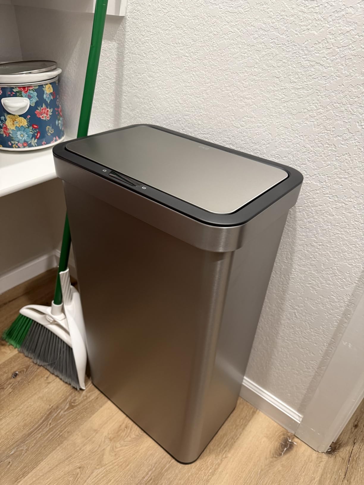EKO Nova Sensor Trash Can, 21 Gallon/80 Liter Stainless Steel Rectangular Touchless Motion Sensor Trash Can or Recycling Bin, Matte Metallic customer photo 1