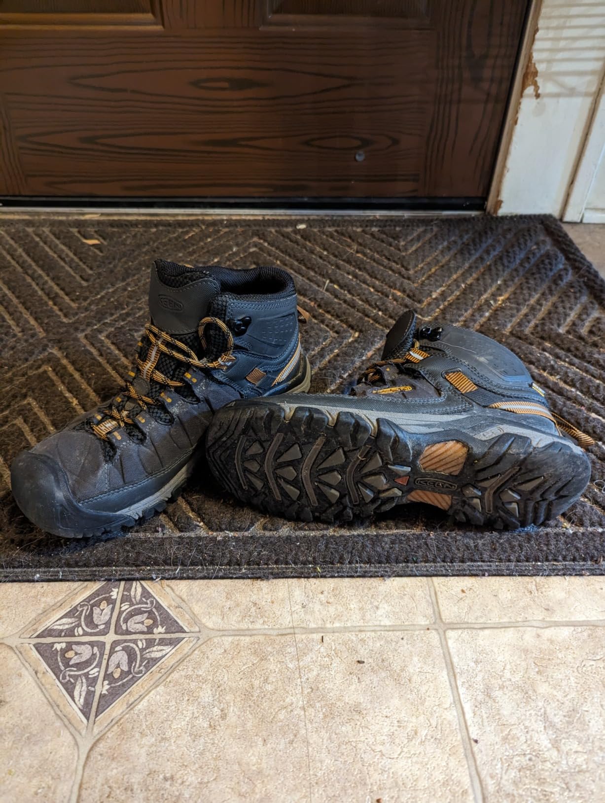 KEEN Men’s Targhee EXP Mid Height Waterproof Hiking Boots customer photo 2