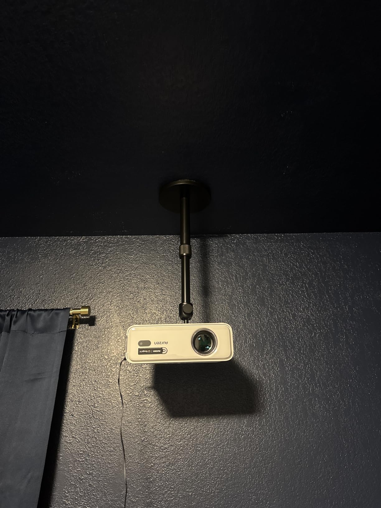 Aurzen Ceiling Projector Mount, Adjustable Rotation, Tilt & Length customer photo 2