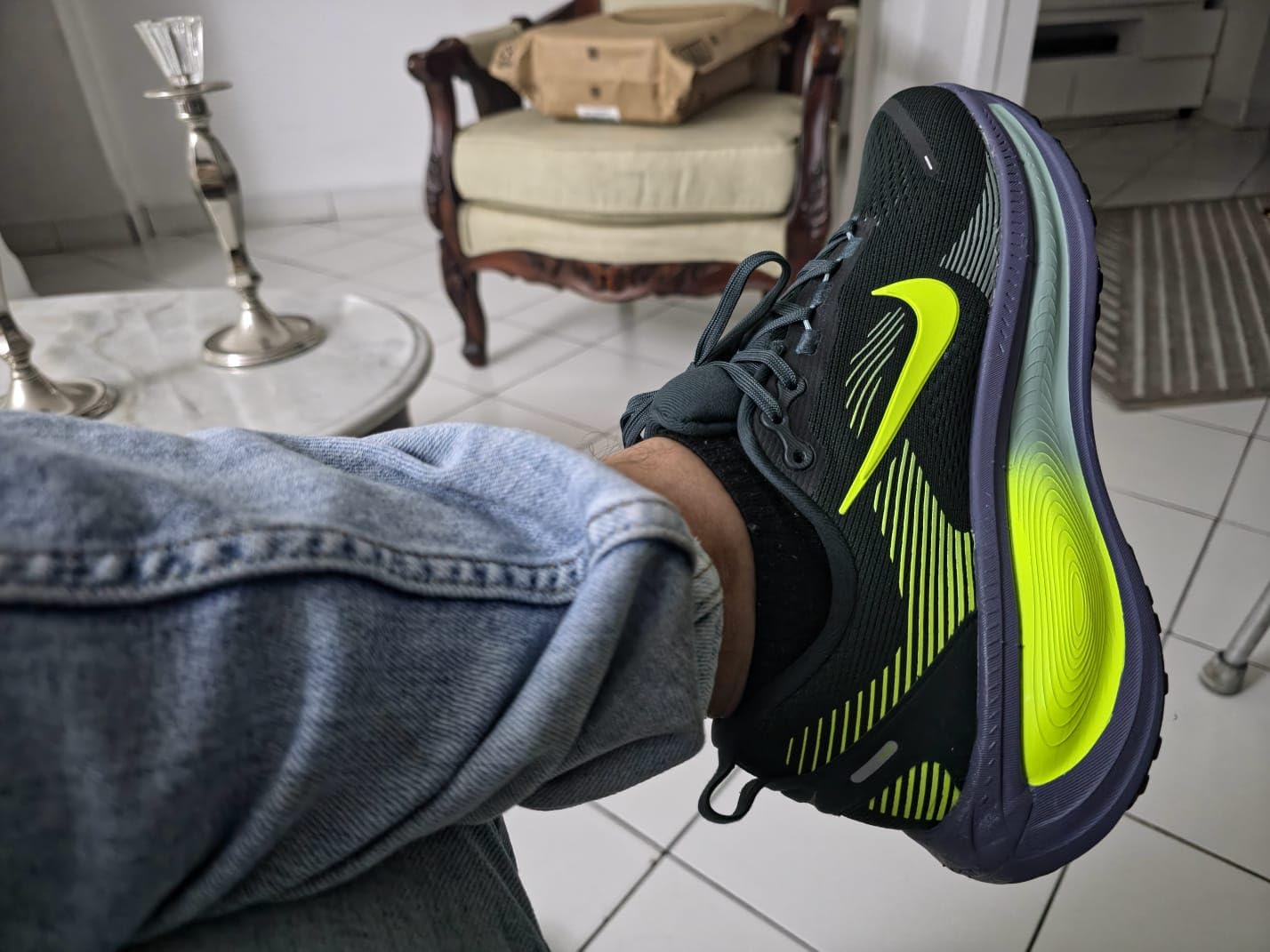 Nike Men's Vomero 18 Road Running Shoe customer photo 2