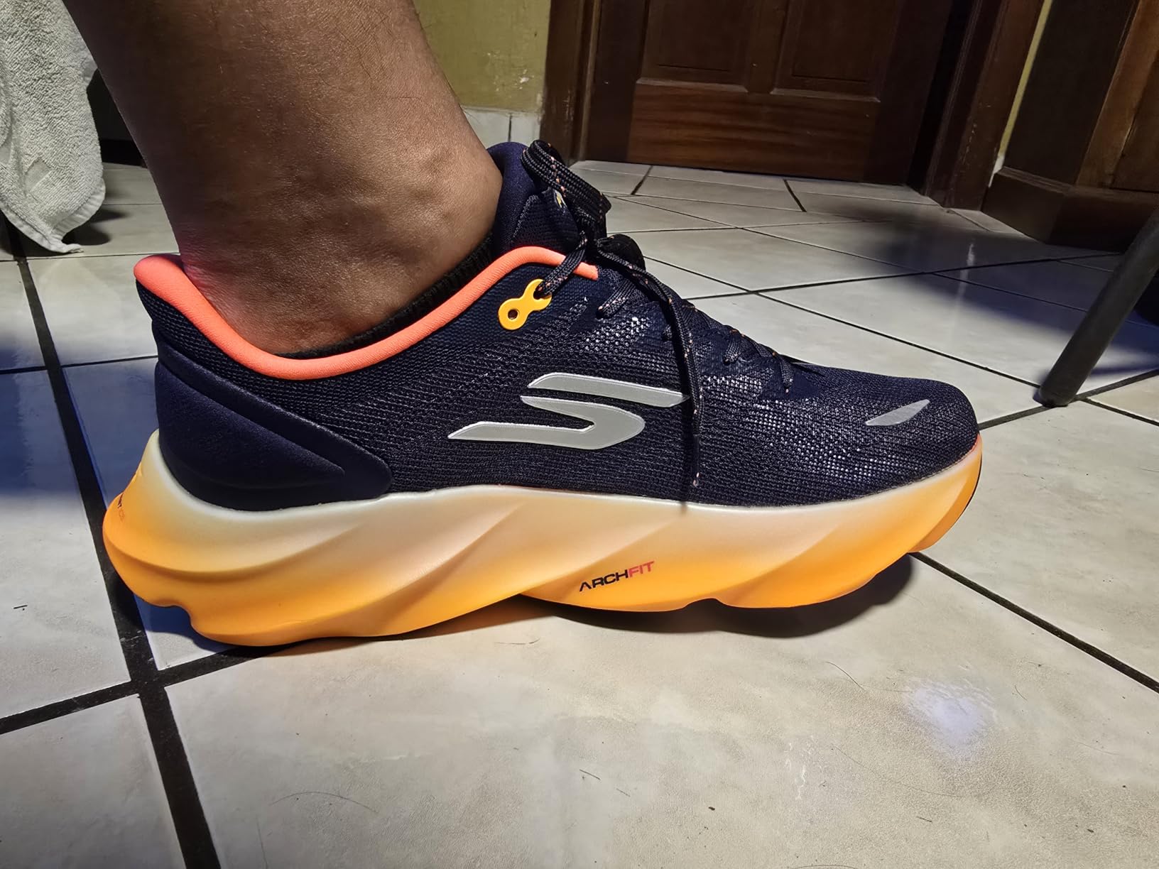 Skechers Men's Aero Burst Running Shoe customer photo 1