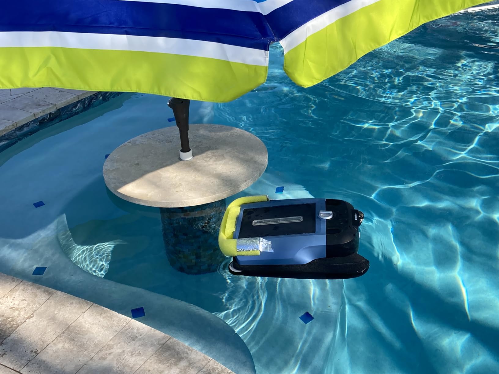 Betta Flex Solar-Powered Robotic Pool Skimmer – Cordless with Dual Cleaning Modes, Soft-Touch Pool Protection. Compatible with Infinity Edge, In-Ground & Above-Ground Pools (Blue) customer photo 2