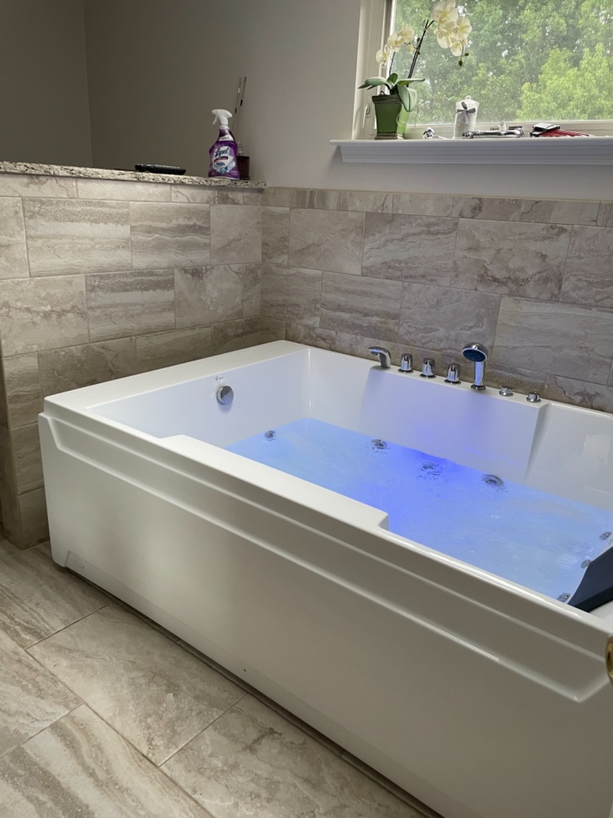 72-Inch Whirlpool Jetted Tub, Acrylic Hydro Massage Bathtub | with 10 Jets, Color-Changing LED Lights, 2-Person Jetted Bath Tub for Couples customer photo 2