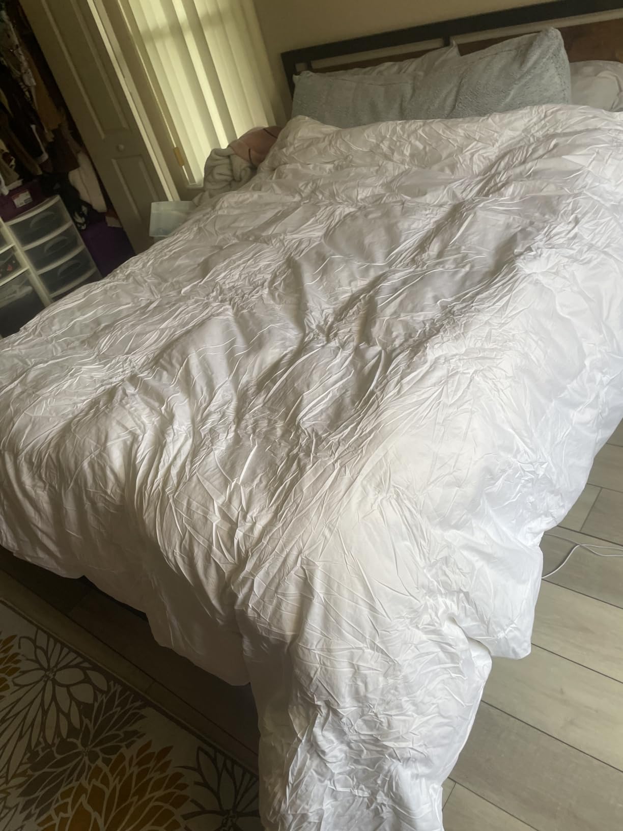 Goose Feather Down Comforter Queen Size, All Season Duvet Insert | 100% Organic Cotton Shell, Medium Warmth Hotel Luxury Bedding Comforter, 90 x 90 Inches, White customer photo 1