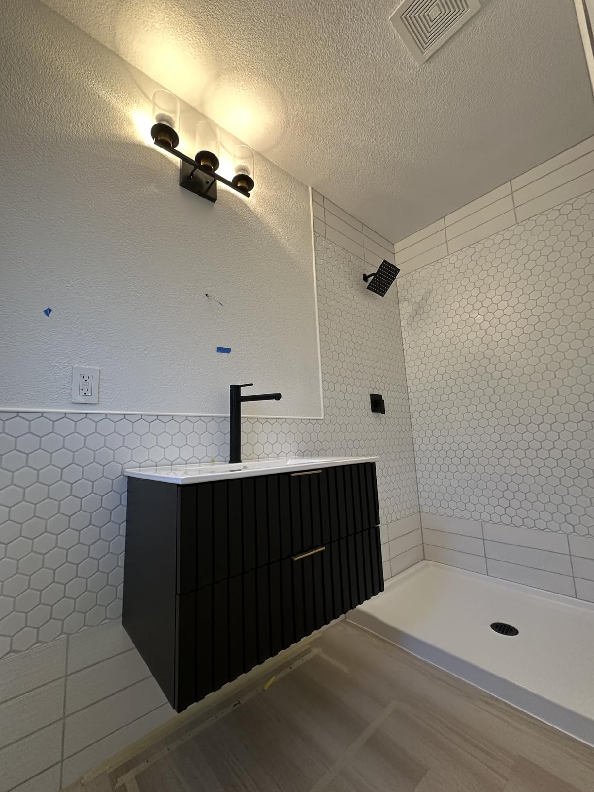 ONBRILL 30 Inch Floating Bathroom Vanity with Integrated Ceramic Sink customer photo 2