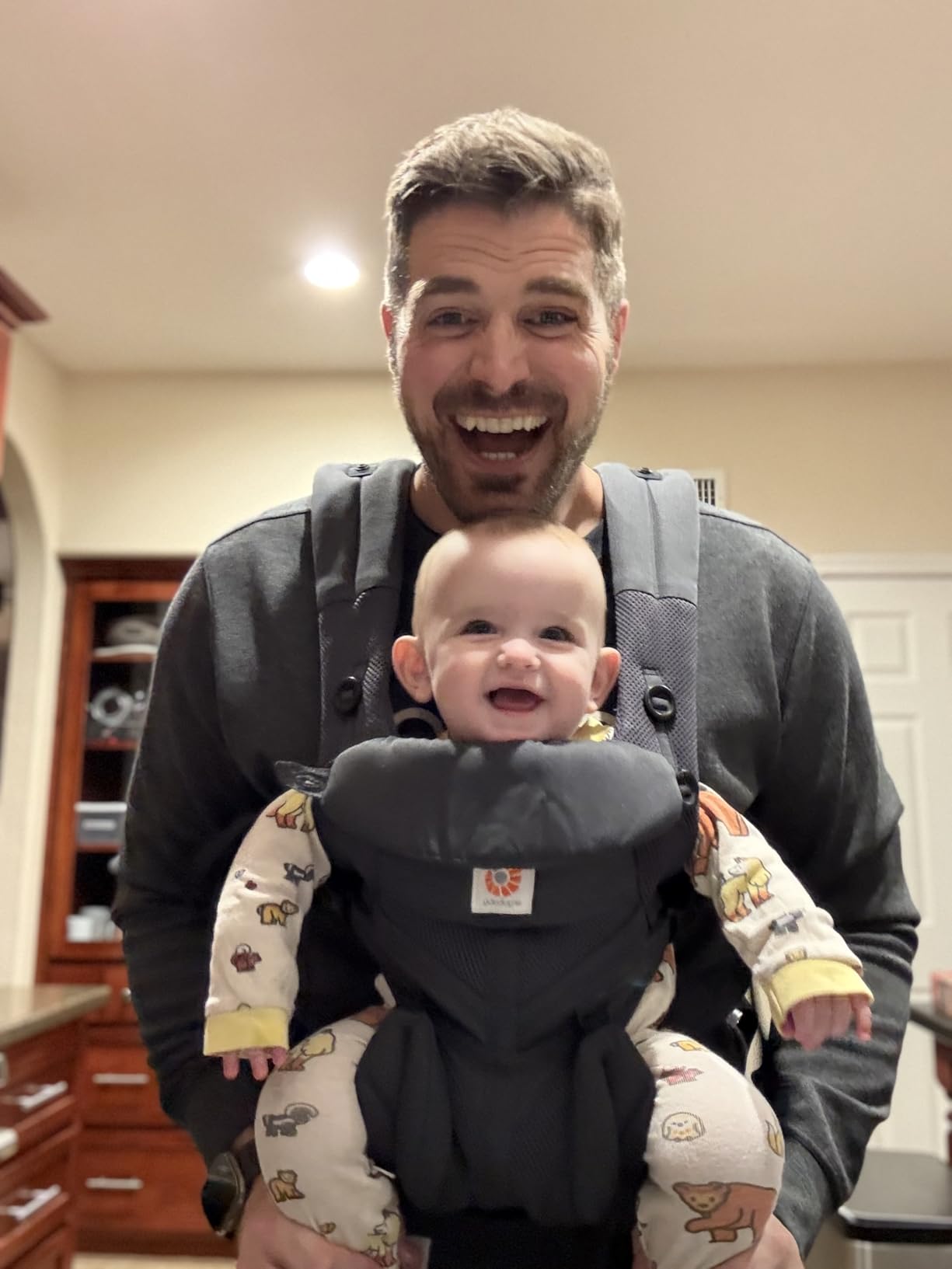 Ergobaby Omni Classic Baby Carrier for Newborn to Toddlers 0-48 Months customer photo 1