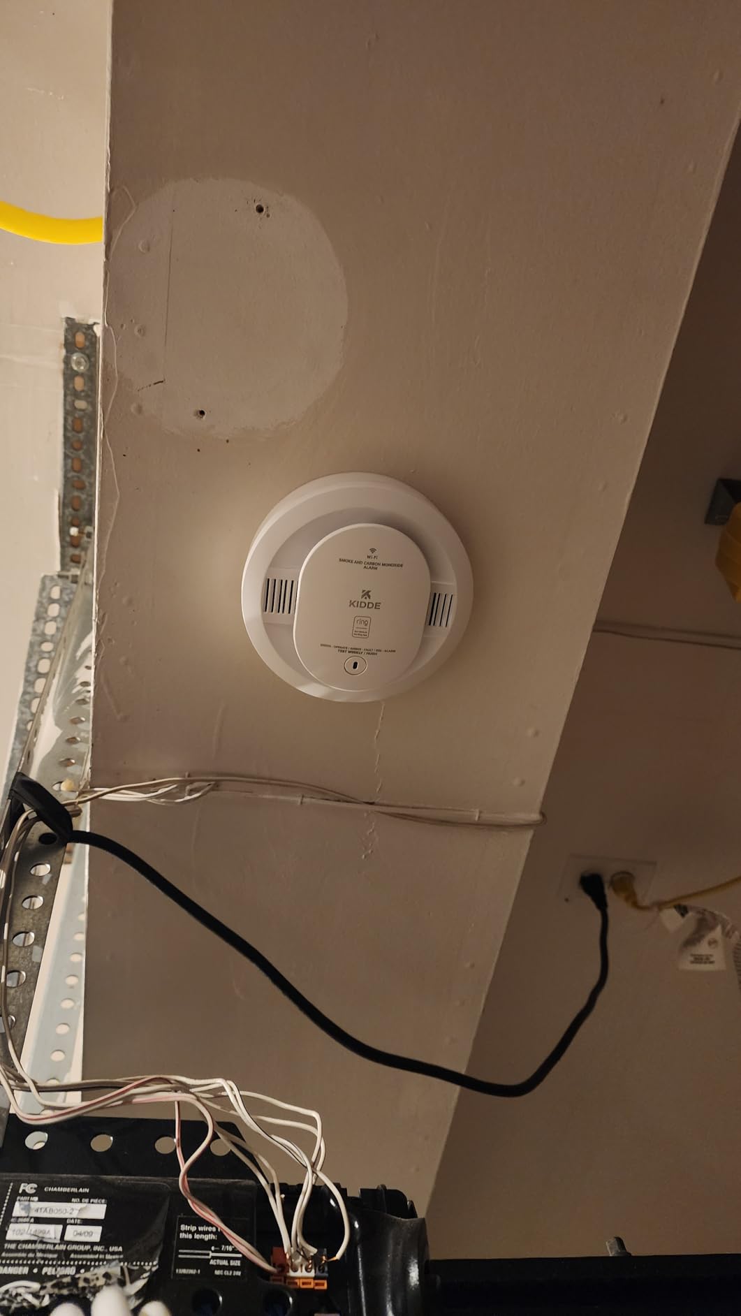 Kidde Smart Smoke & CO Detector with Ring, AA Battery, RGCUDR-RW customer photo 1