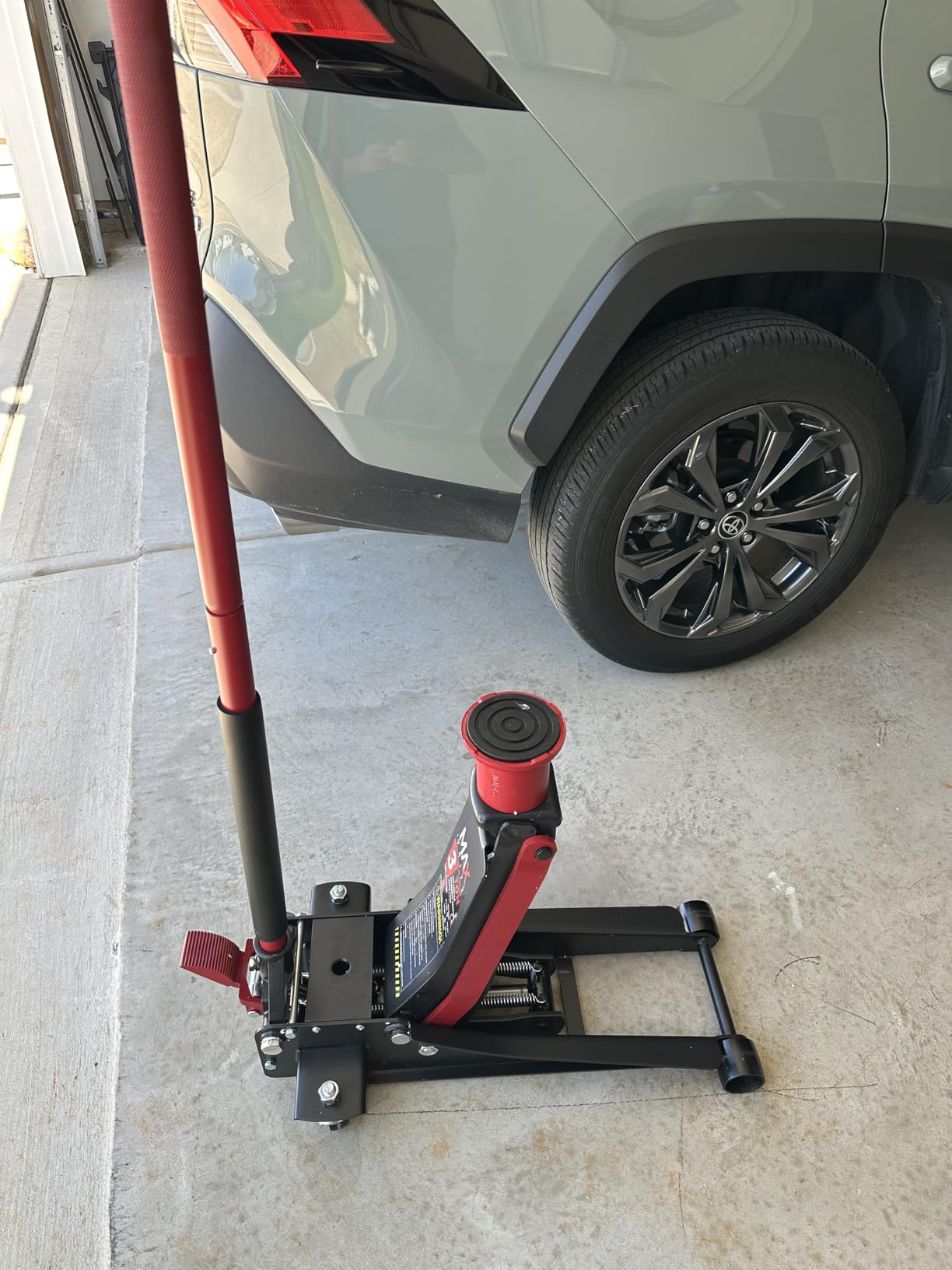 3-Ton (6600lbs) Low-Profile Dual Pistons Heavy-Duty Steel Racing Off Road Floor Jack with Quick Lift Hydraulic Pump, Foot Pedal and Extension Adapter for Car Maintenance customer photo 2
