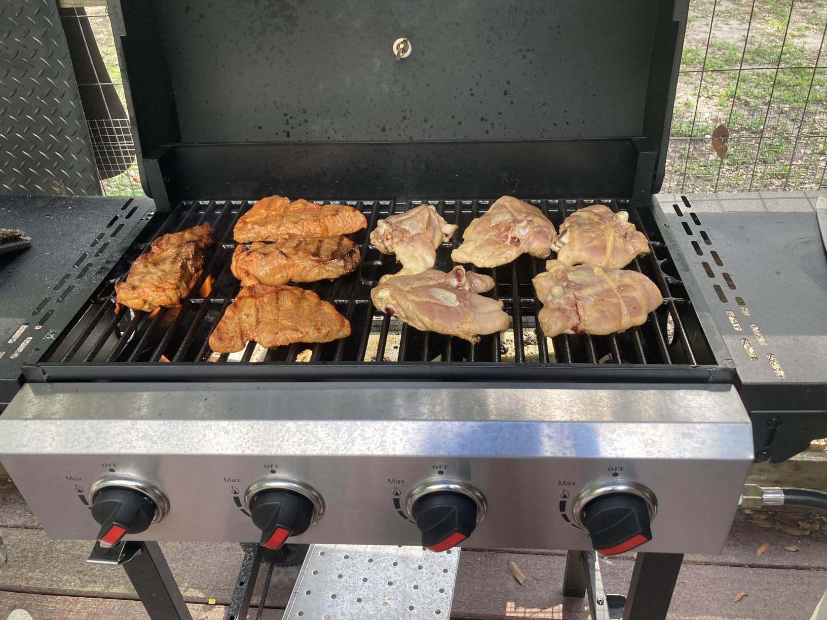 4 Burner Propane Gas Grill, Portable BBQ Grill with Cast Iron Grate & Griddle Pan, Folding Side Table for Camping Backyard, 40000 BTU Easy-Clean Outdoor Cooking customer photo 2