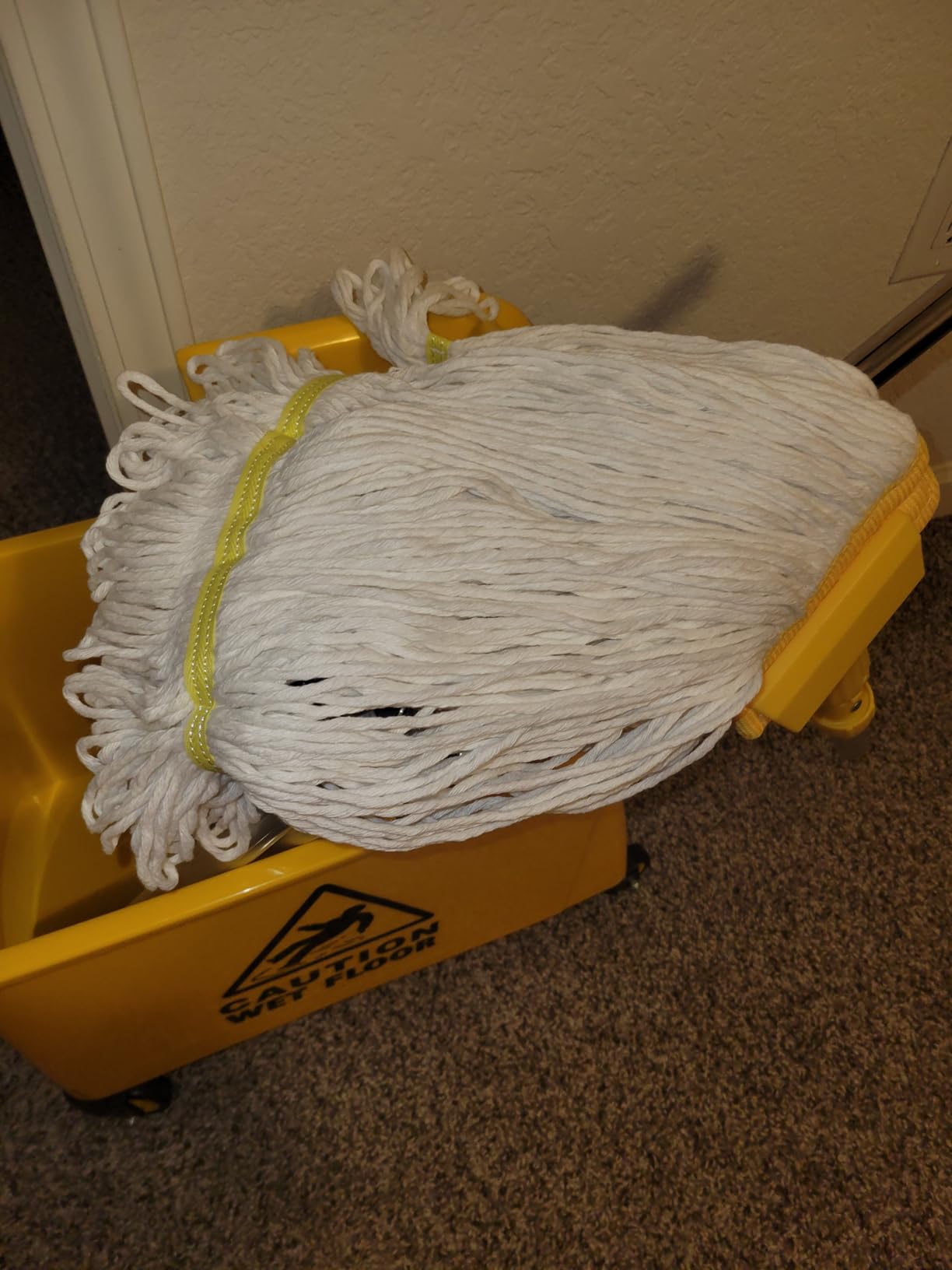 Midoneat Mop Bucket with Wringer, 22 Qt (5.5 Gallon), Wheels,Floor Cleaning customer photo 2