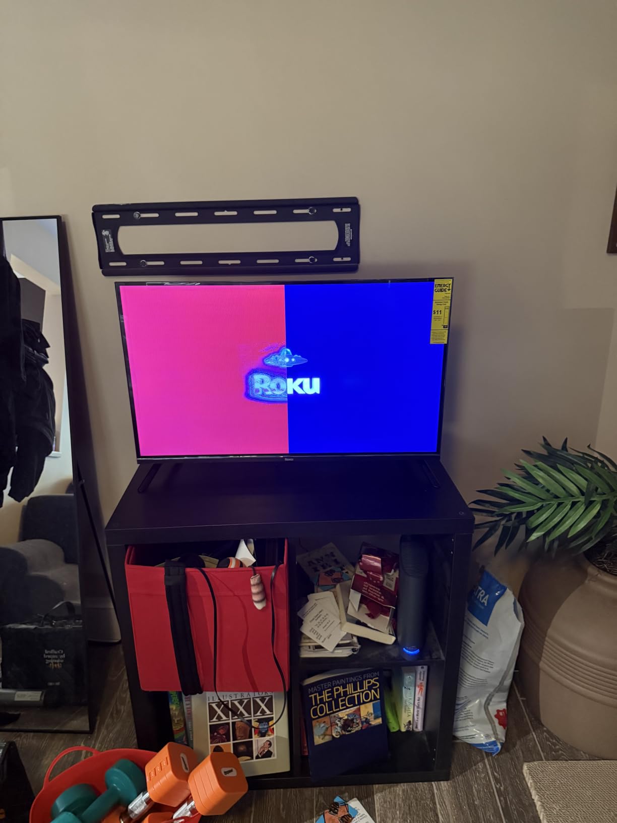 Roku 32-Inch Select Series Smart TV 2026-720p HD TV - RokuTV customer photo 2