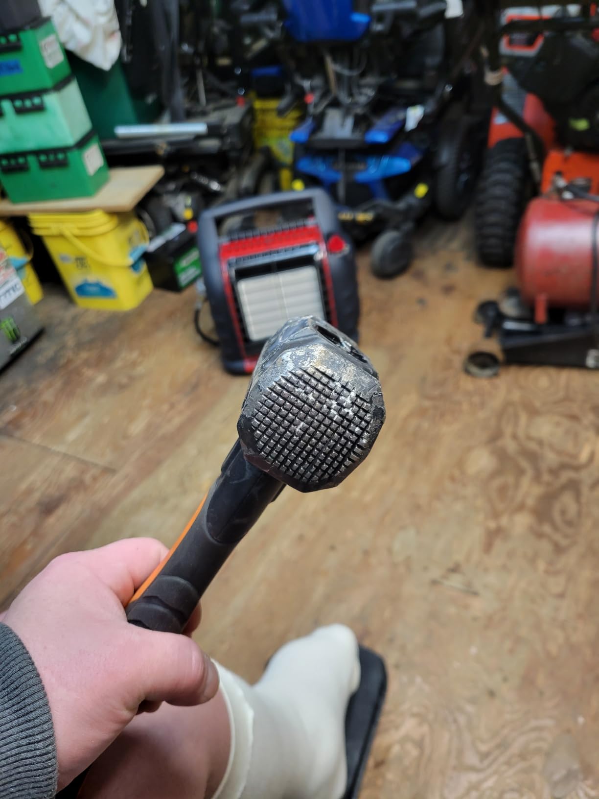 Klein Tools H80626 6-Pound Sledge Hammer with Fiberglass Handle customer photo 1