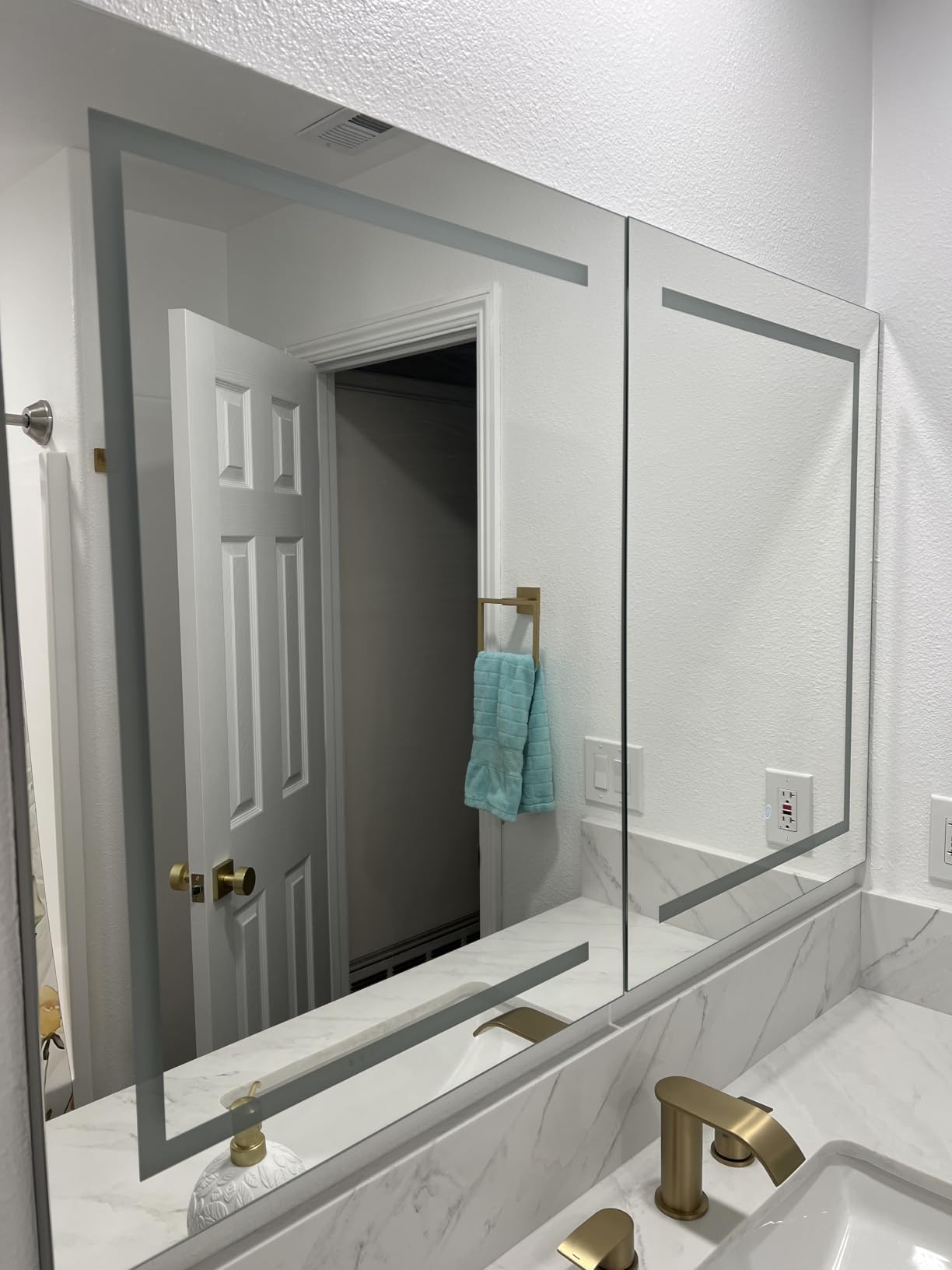 DeerValley LED Lighted Medicine Cabinet with Mirror, 48