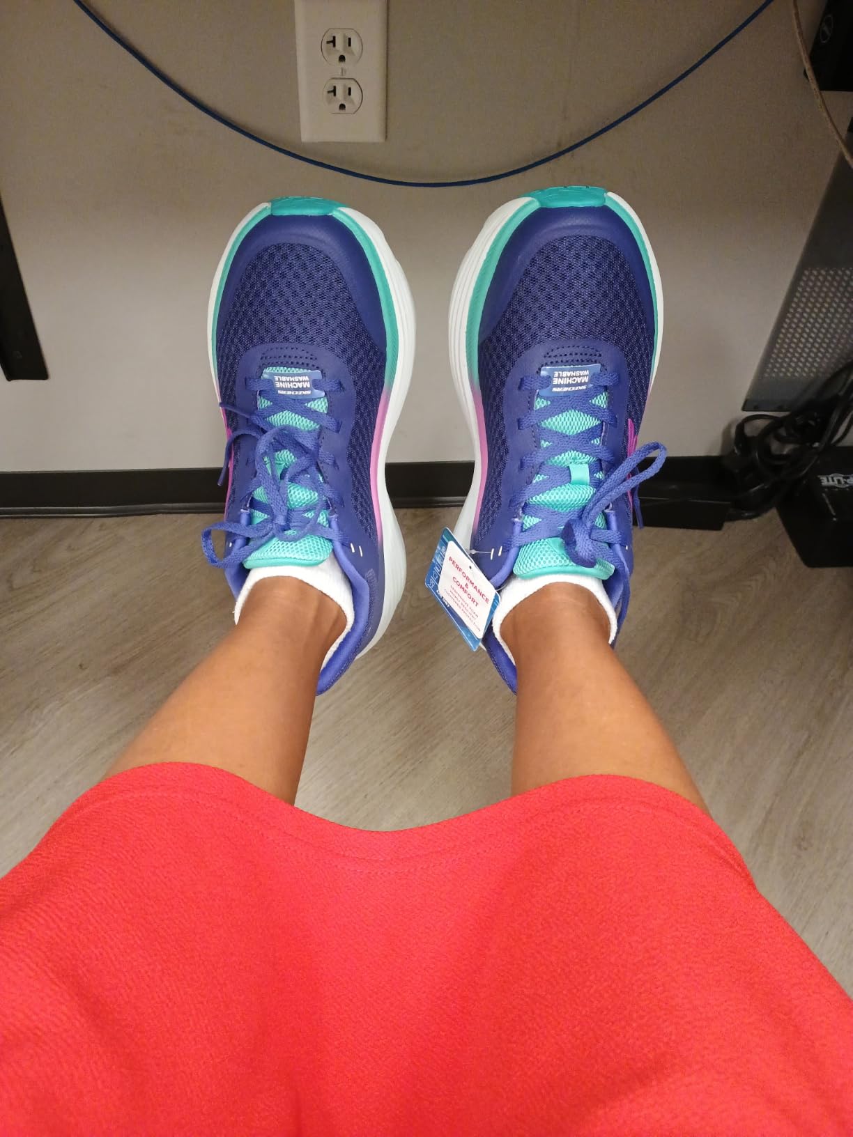 Skechers Women's Max Cushioning Endeavour customer photo 1
