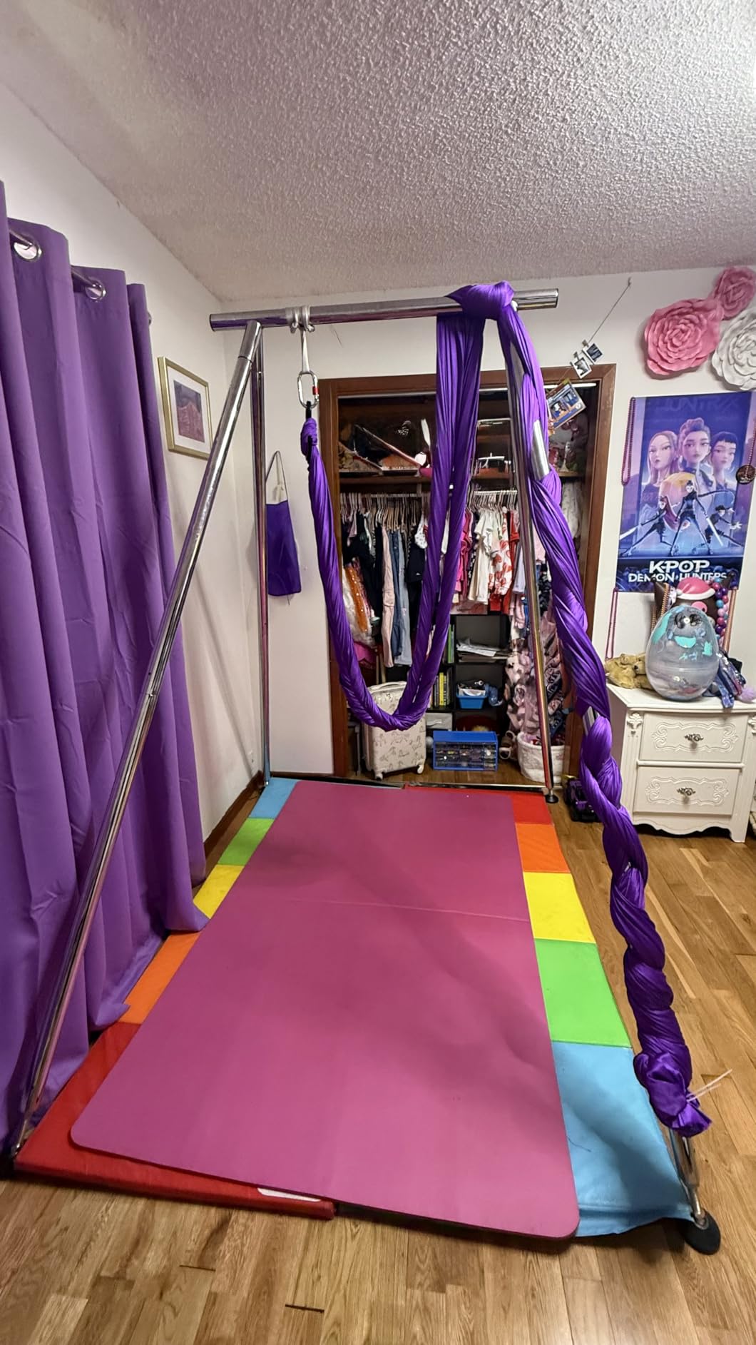 VEVOR Aerial Yoga Frame & Hammock, 551.15 lbs Load Capacity, 9.68 ft Height Professional Training Swing Stand Comes with 13.1 Yards Aerial Hammock, Yoga Rig for Indoor Outdoor, Purple, Blue customer photo 2