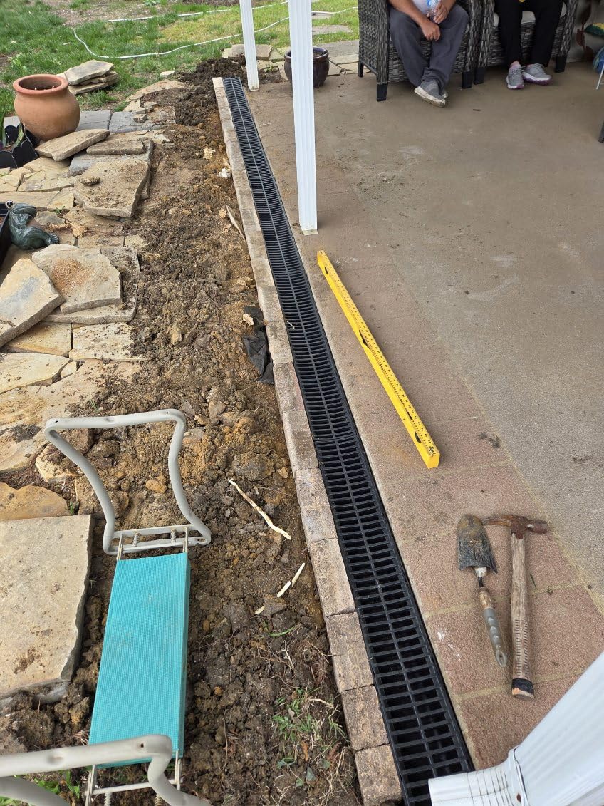VEVOR Trench Drain System 3 Pack, Channel Drain with Plastic Grate 5.7 x 3.1 in HDPE Drainage Trench, Black Plastic Garage Floor Waterway 3 x 39 in with 3 End Caps for Garden Driveway customer photo 1