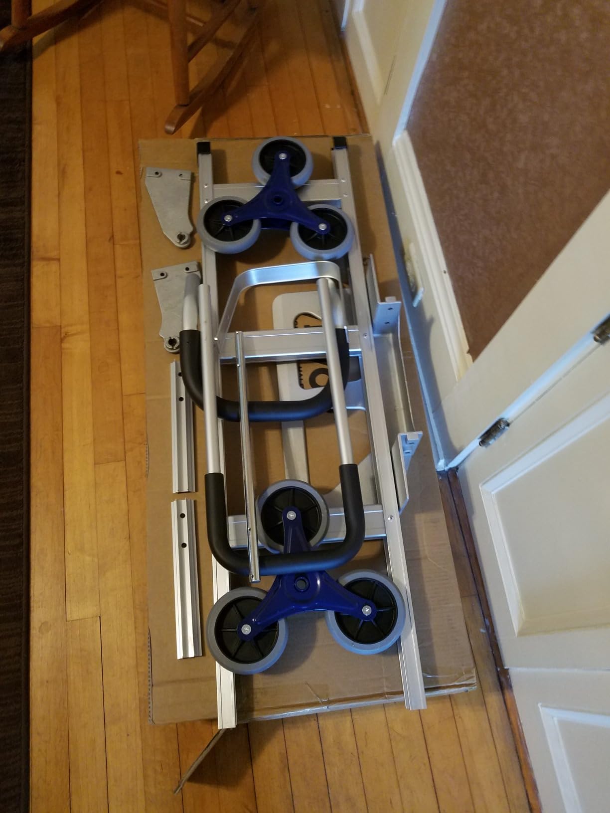 VEVOR 2 in 1 Aluminum Hand Truck 650 lbs, Convertible Hand Truck with 6 Wheels & Dual Handles, Integrated Frame Multipurpose Stair Climber for Home Shopping Moving Warehouse customer photo 1