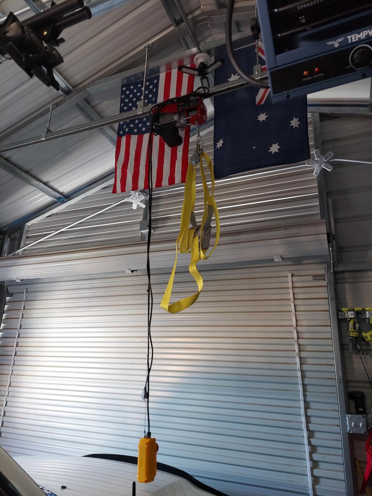 VEVOR 2-Speed Electric Chain Hoist 2200 lbs, 20ft Lifting Height, 120V 60Hz Single Phase Overhead Crane with 15 ft Wired Remote Control, G100 Chain Electric Lift Hoist for Factory, Warehouse, Garage customer photo 1