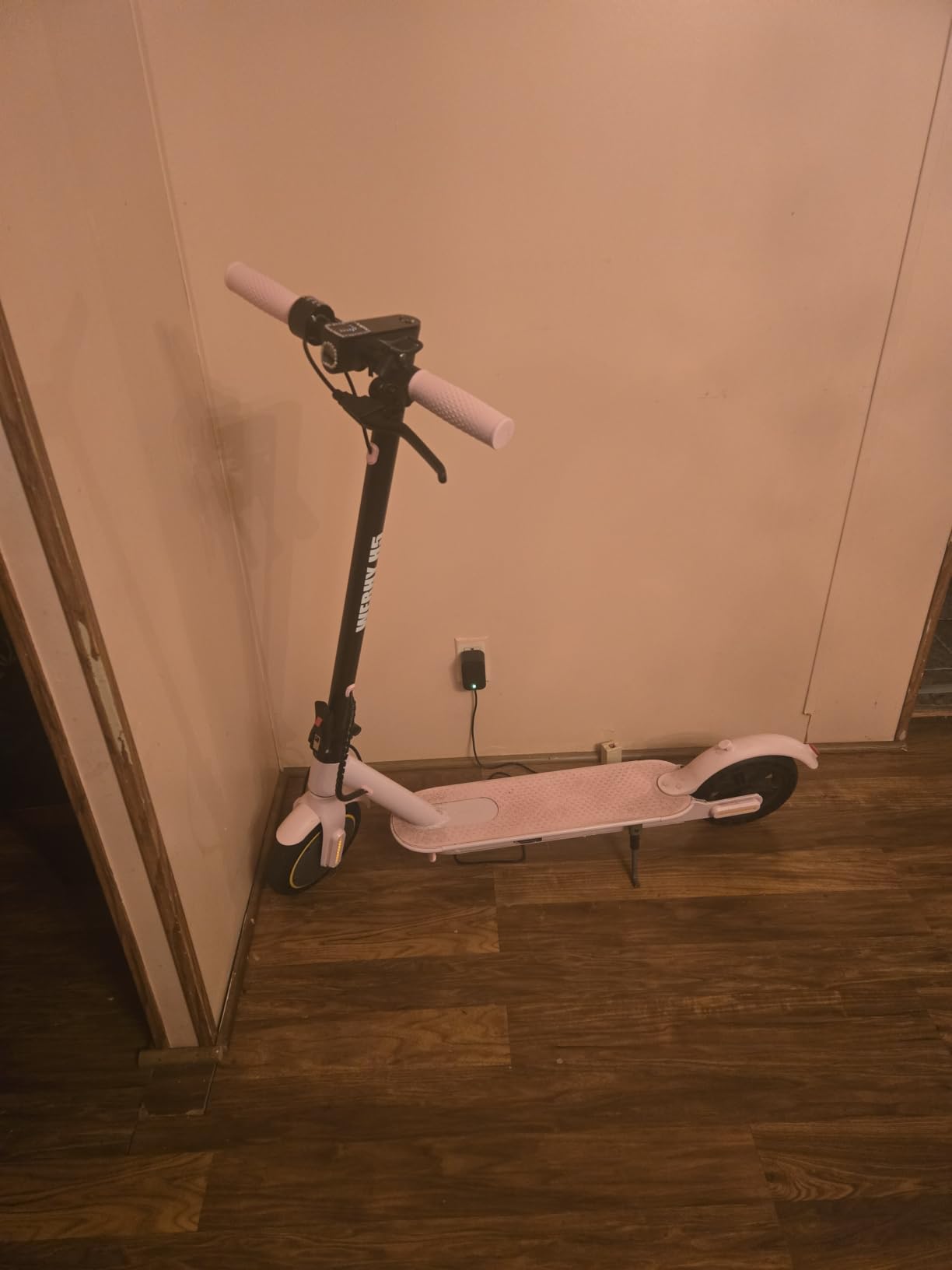 WERHY Electric Scooter,500W/350W Motor, 8.5''/10'' Solid Tires, 21-28Miles customer photo 2