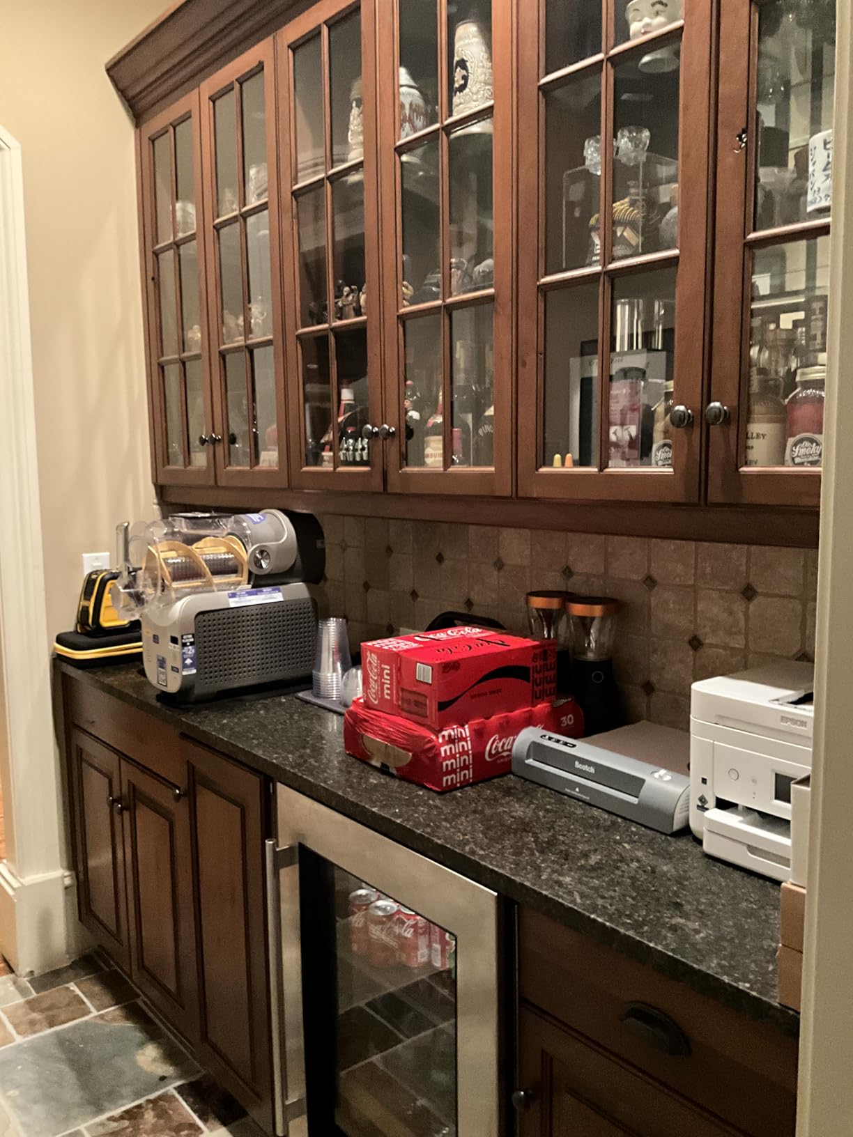 Ninja SLUSHi XL Smart Frozen Drink Maker and SLUSHi Machine, with SlushAssist Technology, 128 Oz Capacity, Sodas, Margaritas, Frappes, Milkshakes and More, Crema, FS601BR customer photo 2