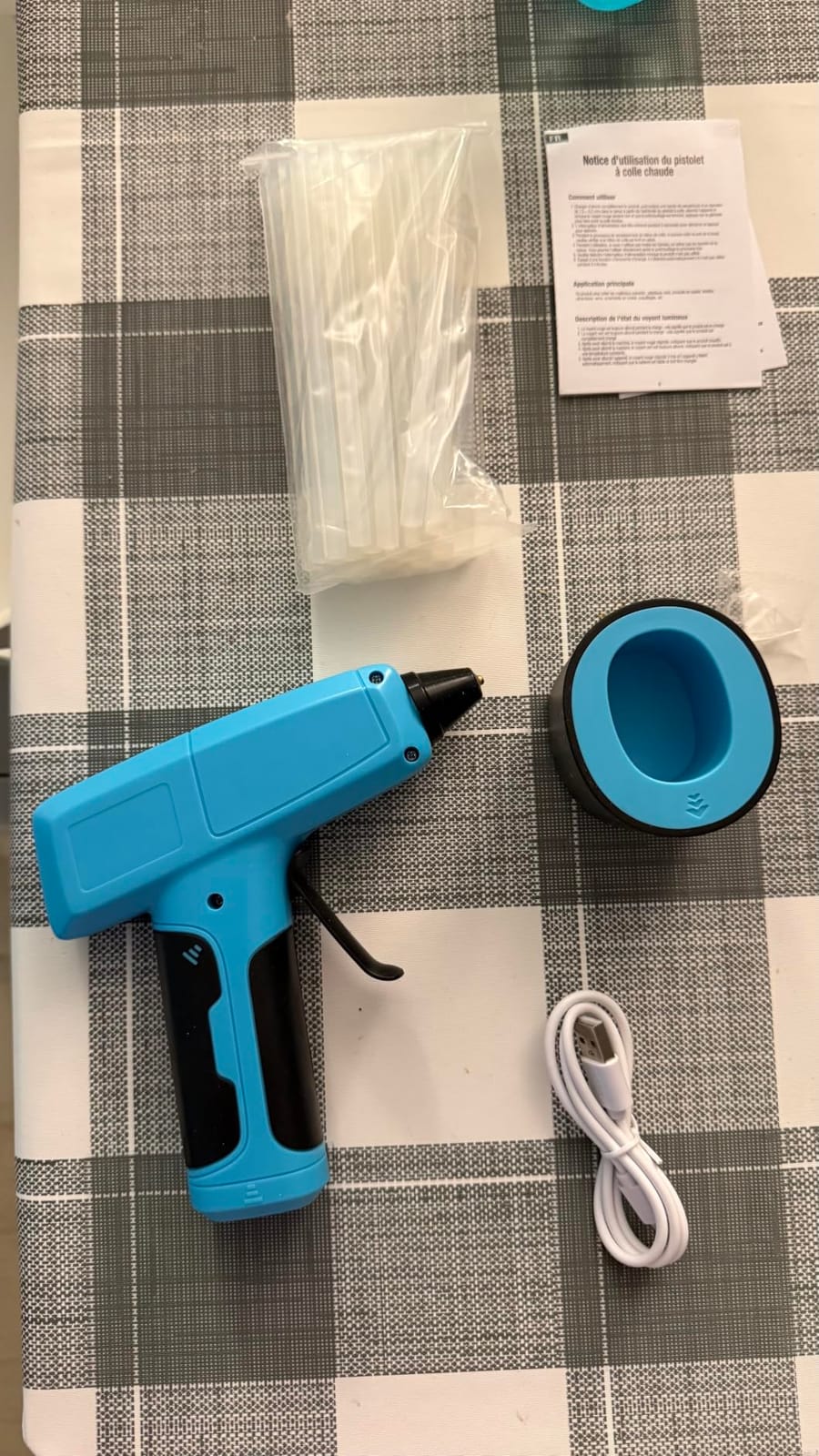Hot Glue Gun Cordless - USB Rechargeable 4000mAh Wireless Mini Glue Gun with 25Pcs Glue Sticks Set, Heating Fast & Smart Power-Off for Crafts DIY Arts Home Repairs Blue customer photo 2