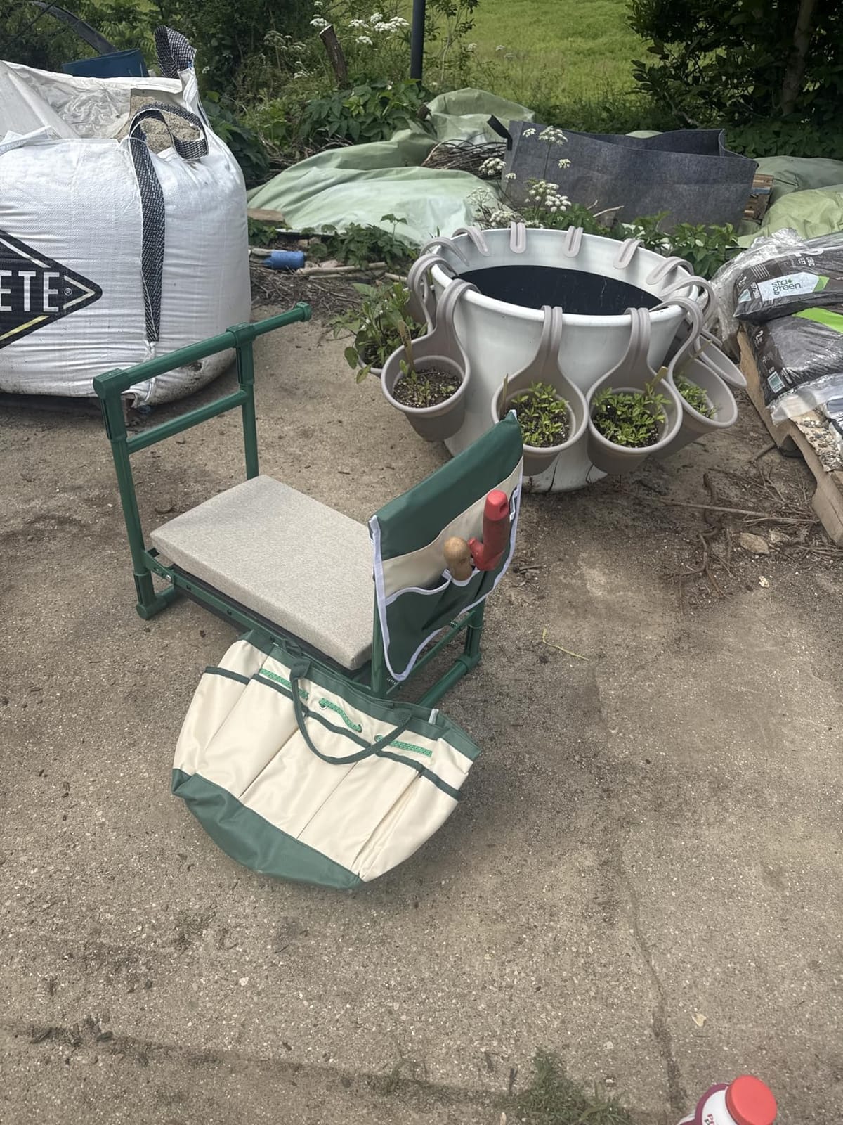 Saker 2026 Upgraded Garden Kneeler and Seat with 500LB Frame & Soft Pad | Foldable Stool, Heavy-Duty Steel, Comfort Kneeling, Support for Elderly, Gardening & Outdoor Tasks(Luxury Version) customer photo 2