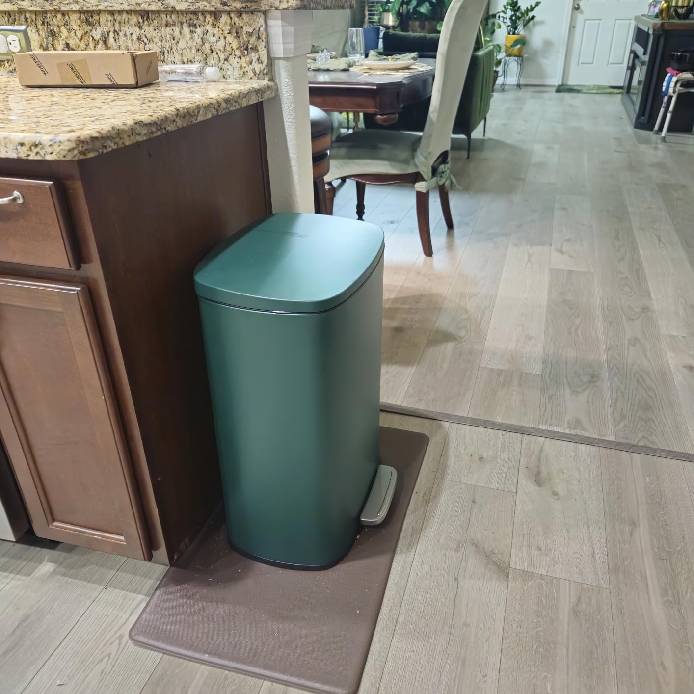 SONGMICS 20 Gallon (75 L) Trash Can, Stainless Steel, Step-On Pedal customer photo 2