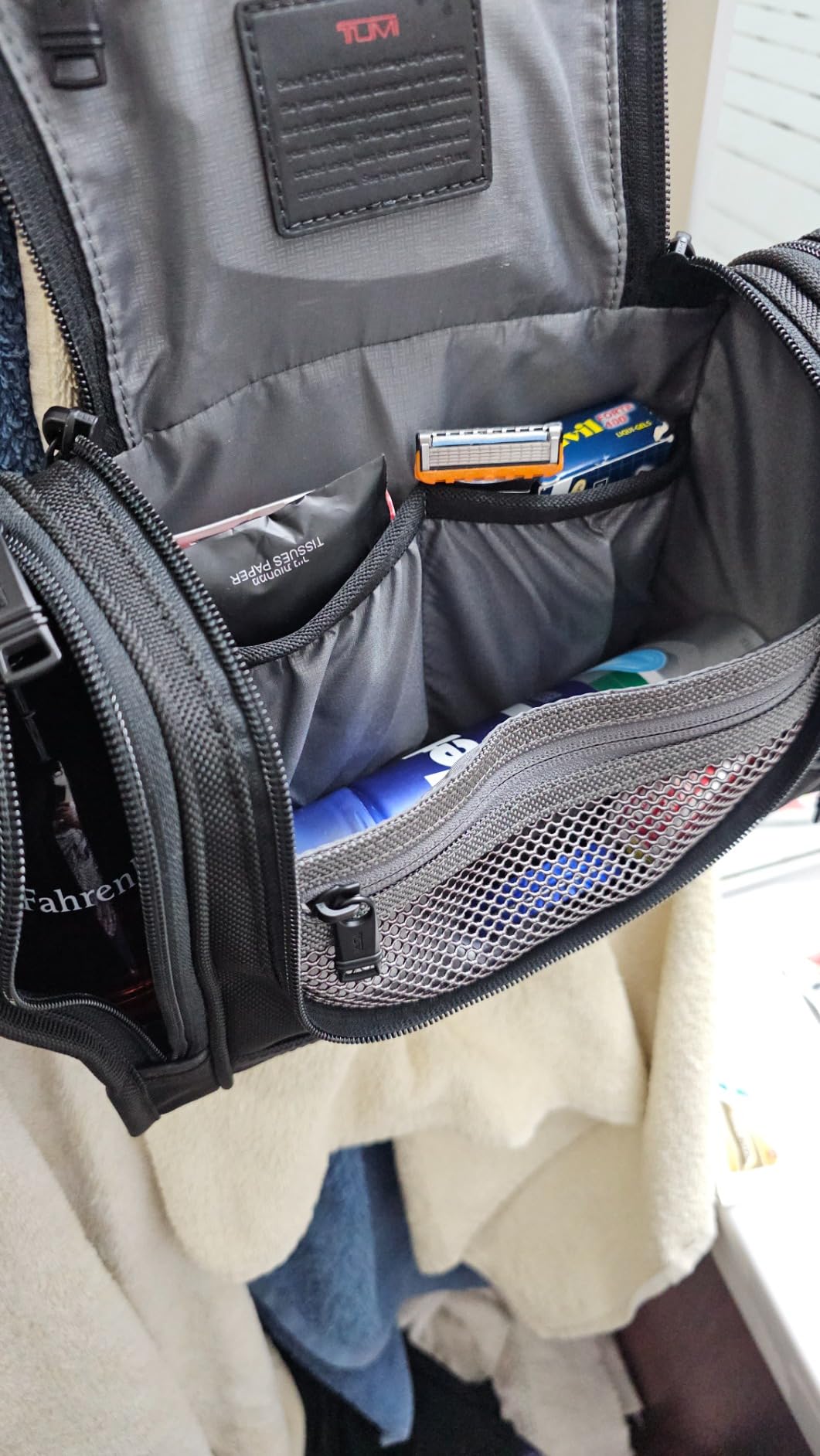 TUMI Men's Hanging Travel Kit, Black 1, One Size customer photo 1