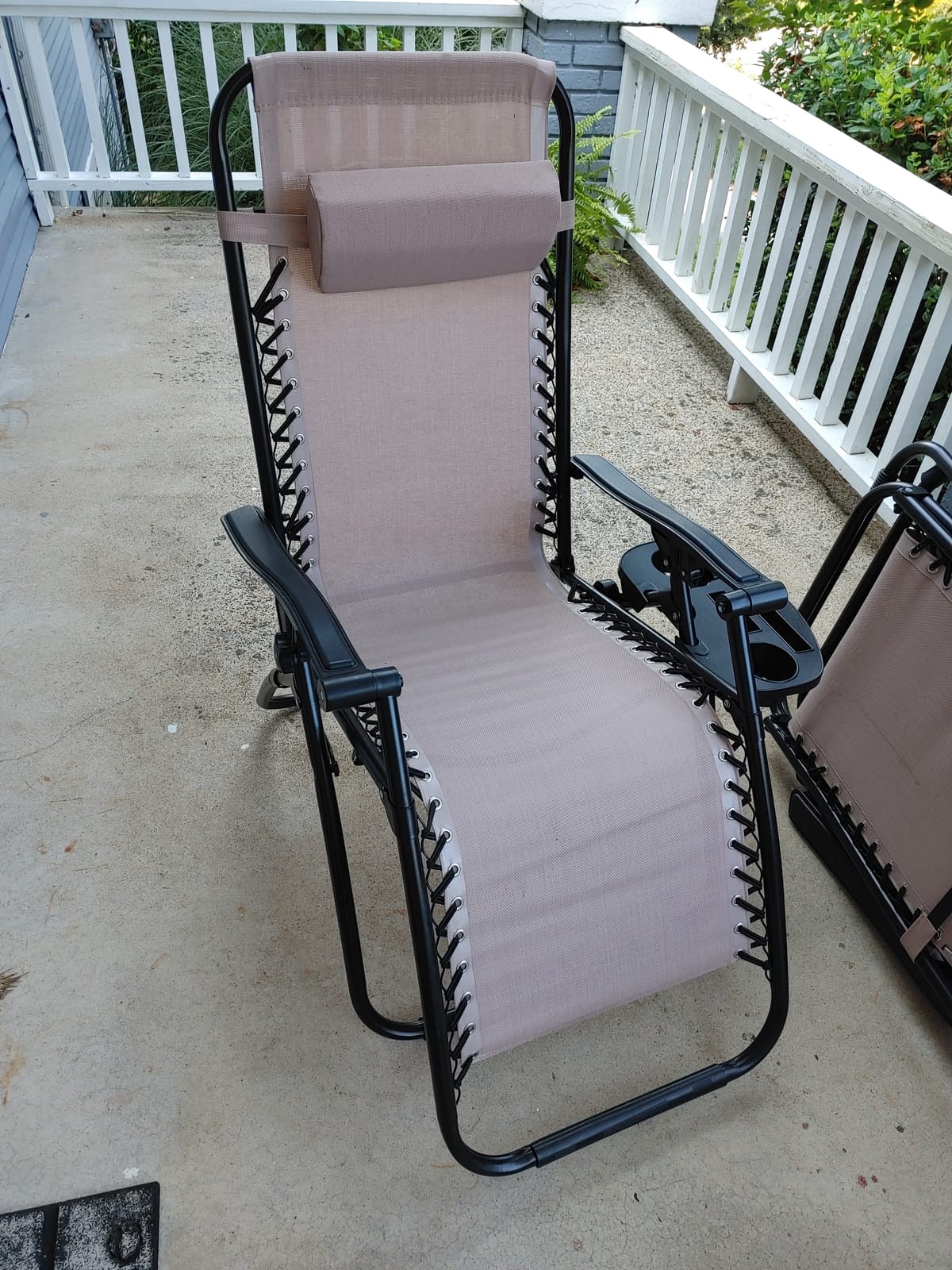 Devoko Zero Gravity Chair, Foldable Patio Recliner with Cup Holder, Blue | Padded Design, Heavy Duty, Supports 350 LBS, Anti-Gravity, for Camping, Outdoor, Lawn Use customer photo 1