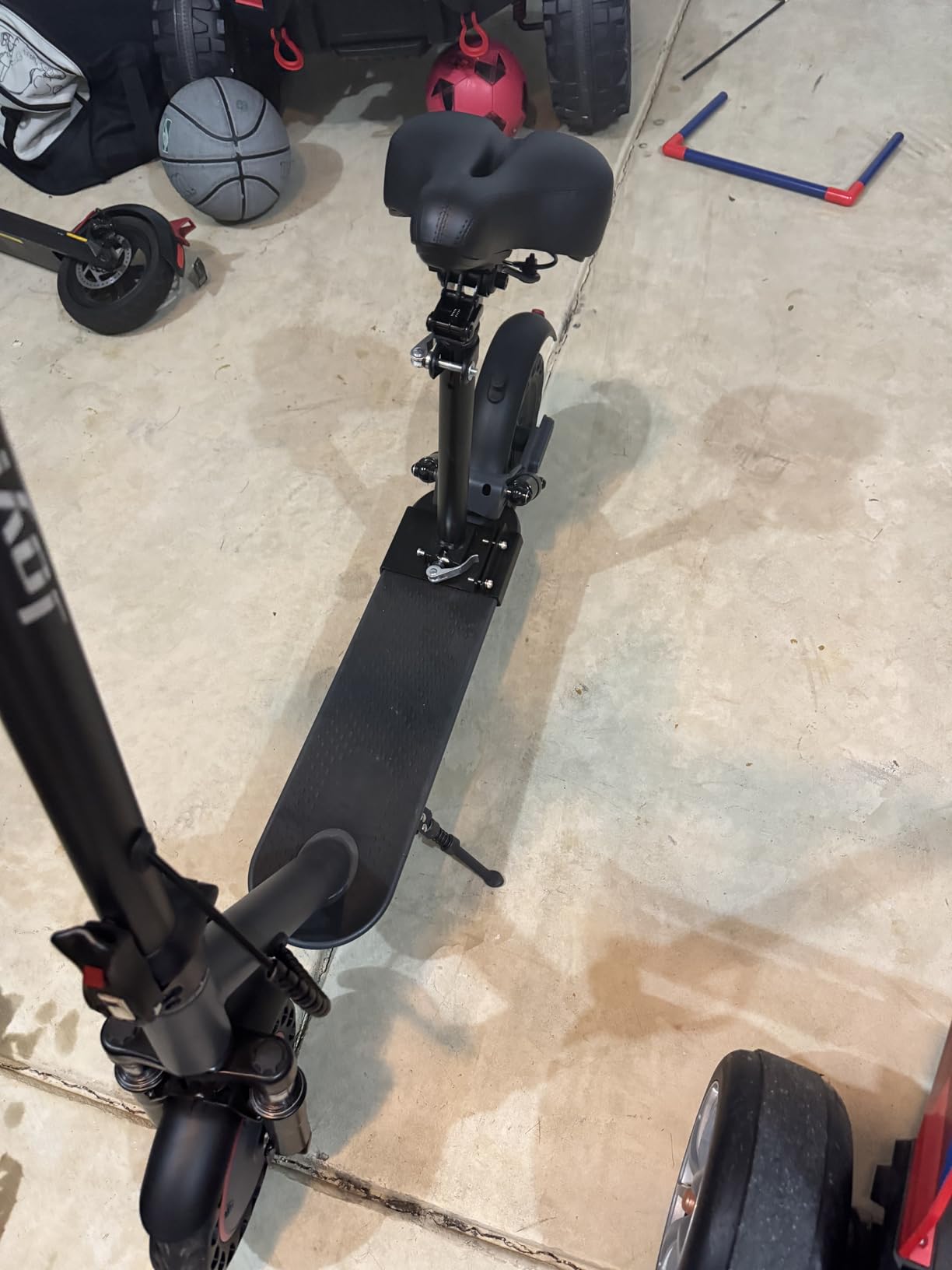 350W/500W Electric Scooter for Adults & Teens - 19/22MPH & 15/22Mile Range Commuter E-Scooter with App Control, with Seat (Option), Dual Suspension (Option) customer photo 1